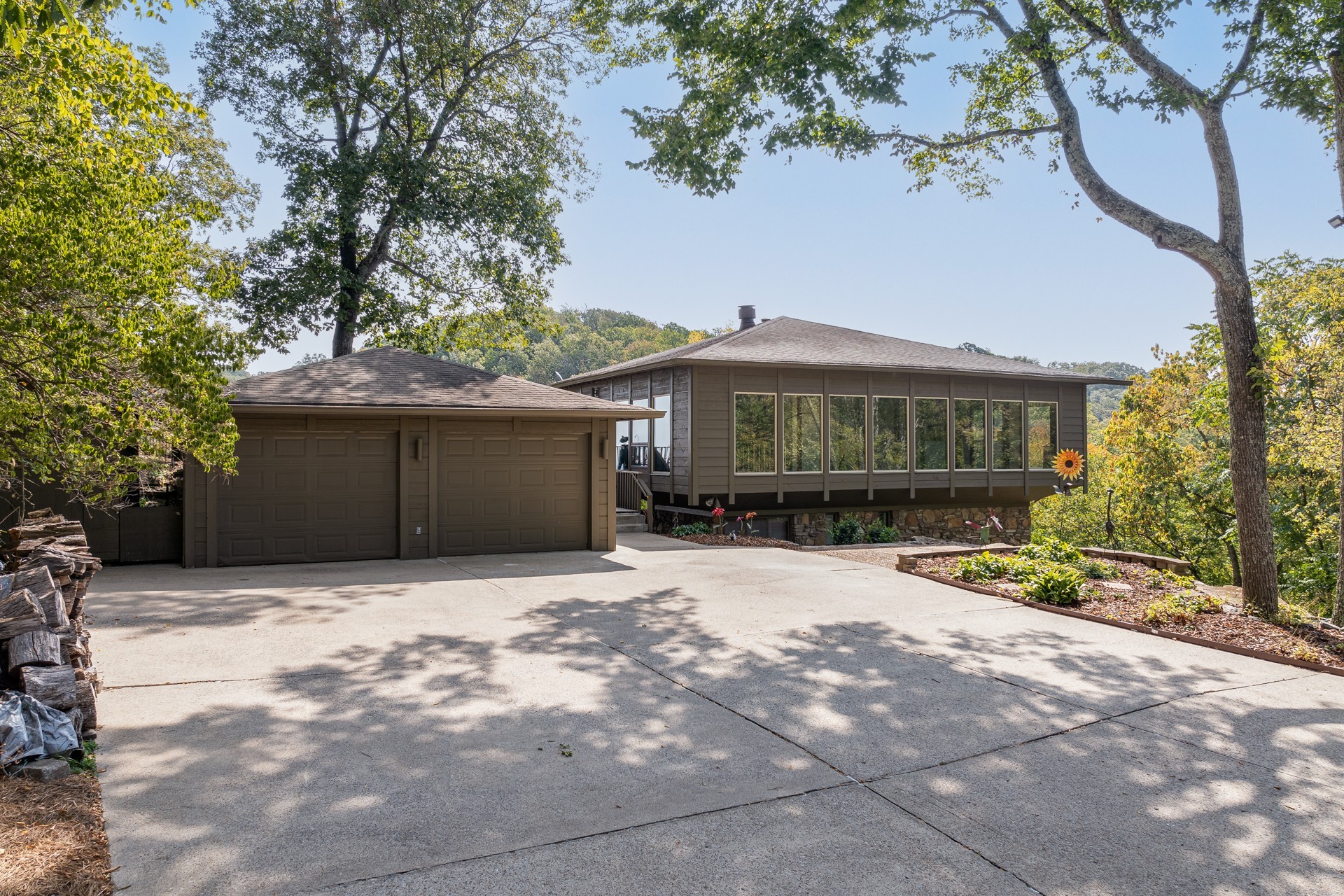 5005 Villa Crest Dr