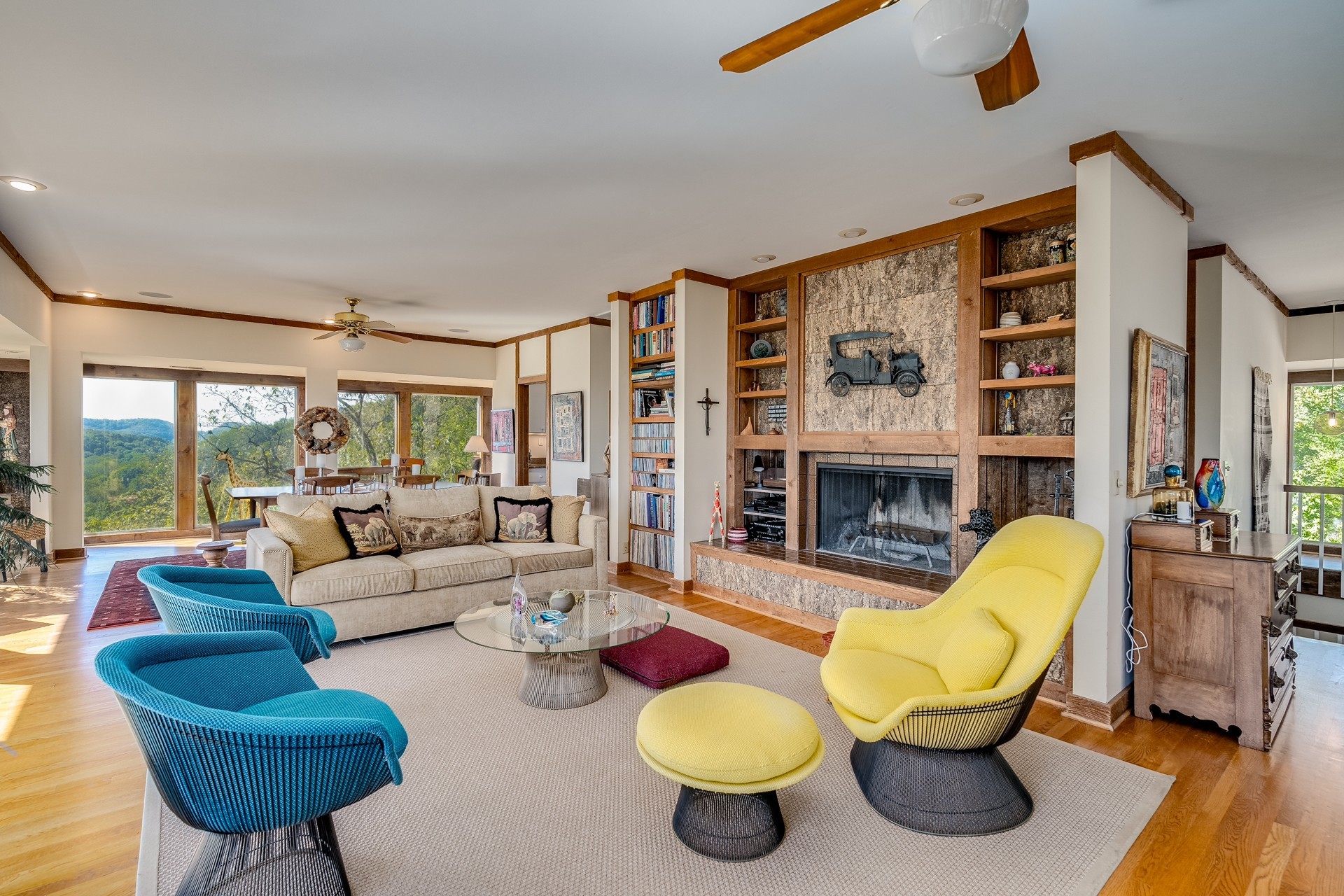 5005 Villa Crest Dr