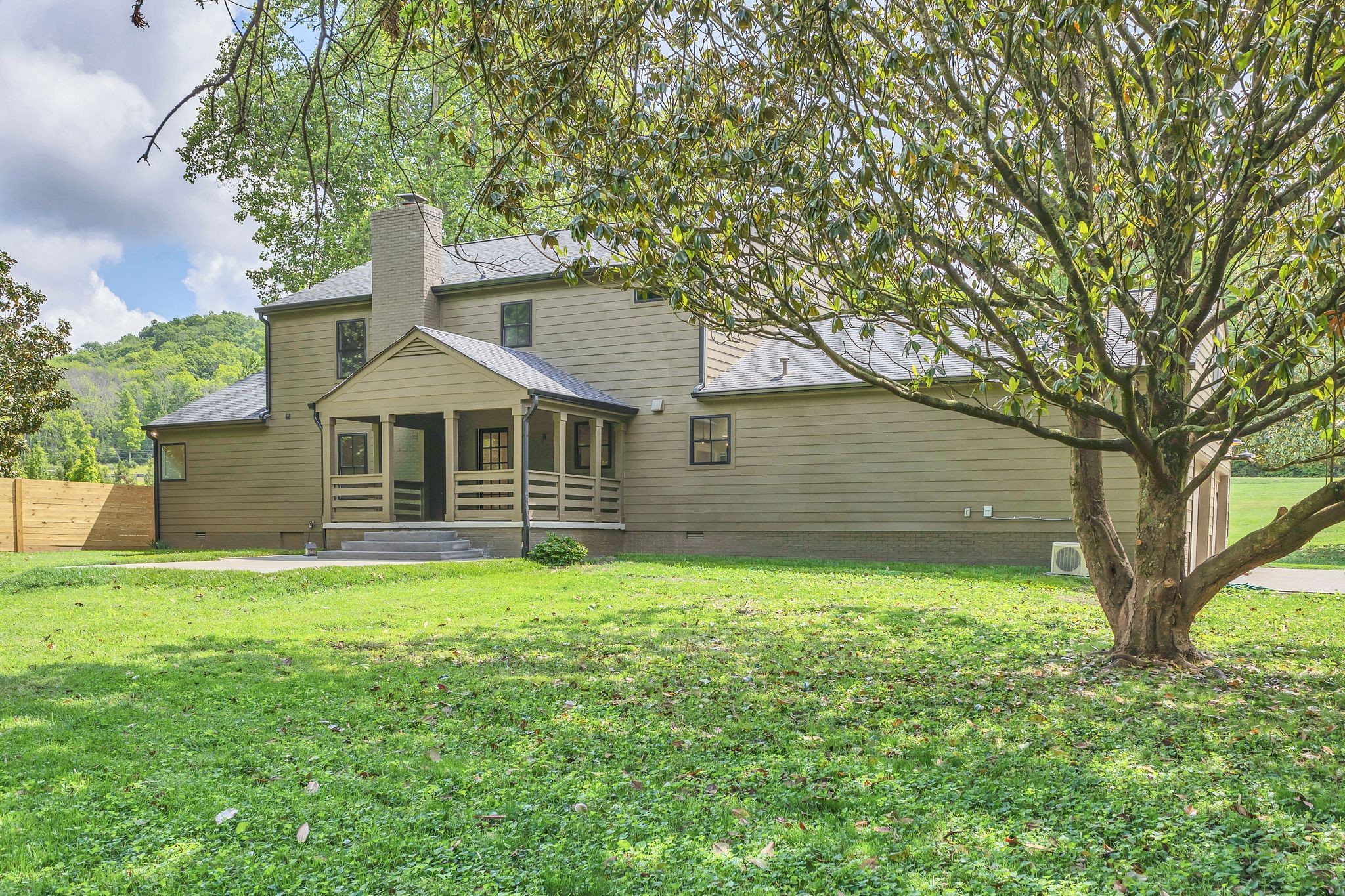2513 Hillsboro Road