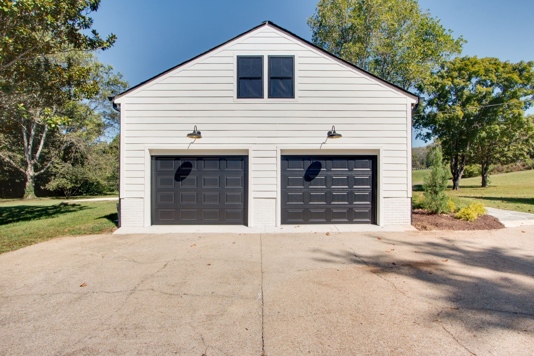 2513 Hillsboro Road