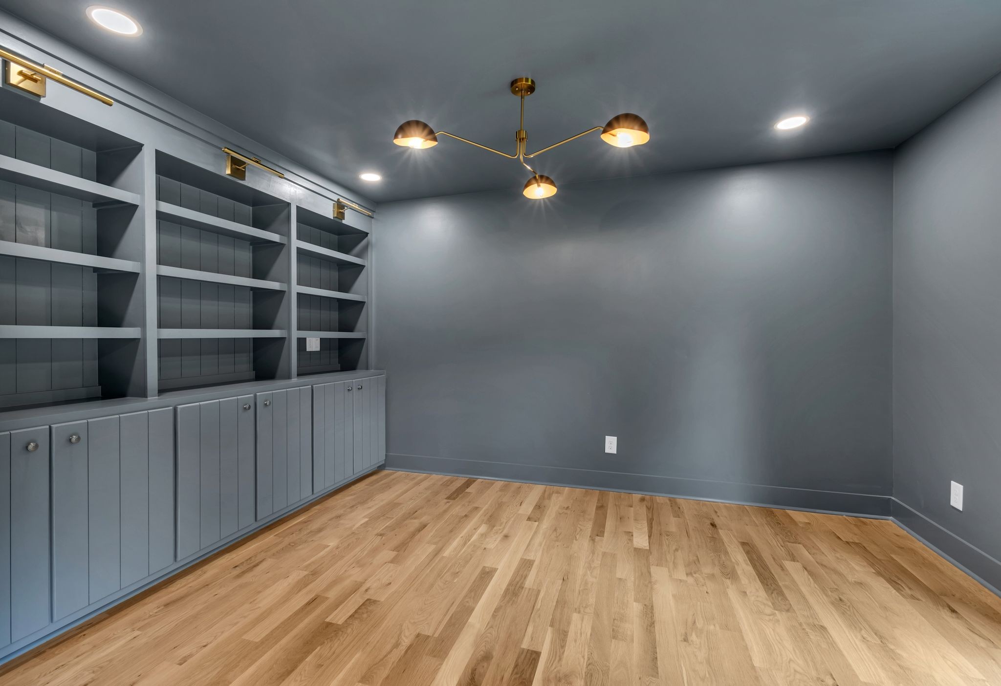 2513 Hillsboro Road