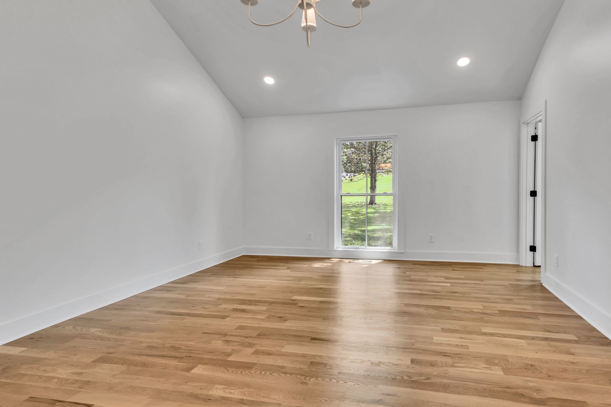 2513 Hillsboro Road