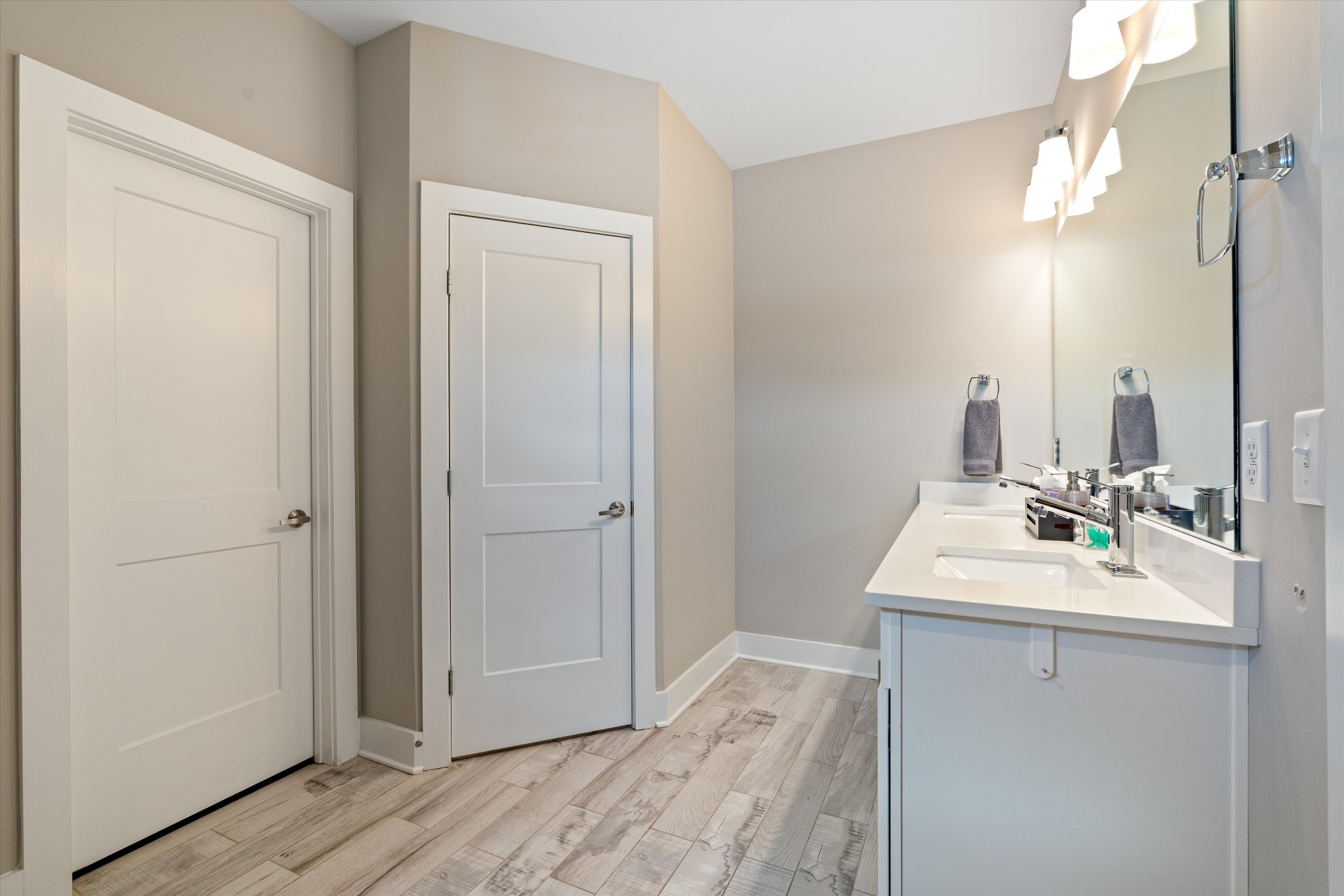 5806 Carl Pl Unit: A