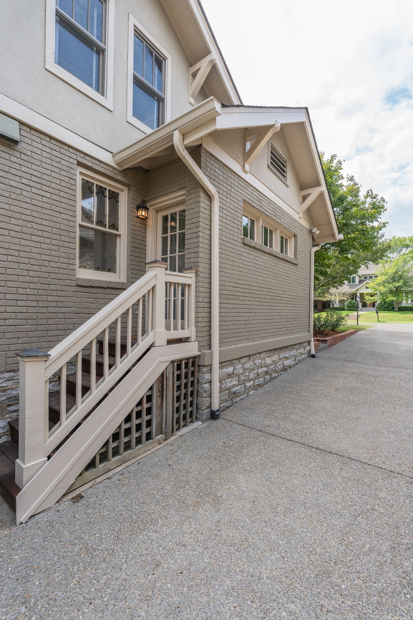 222 Carden Ave