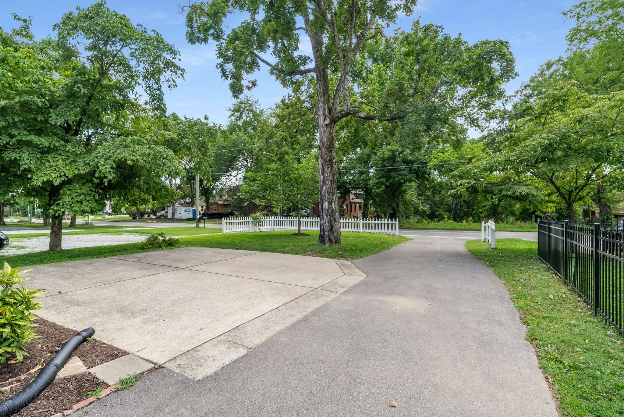 162 Woodmont Blvd