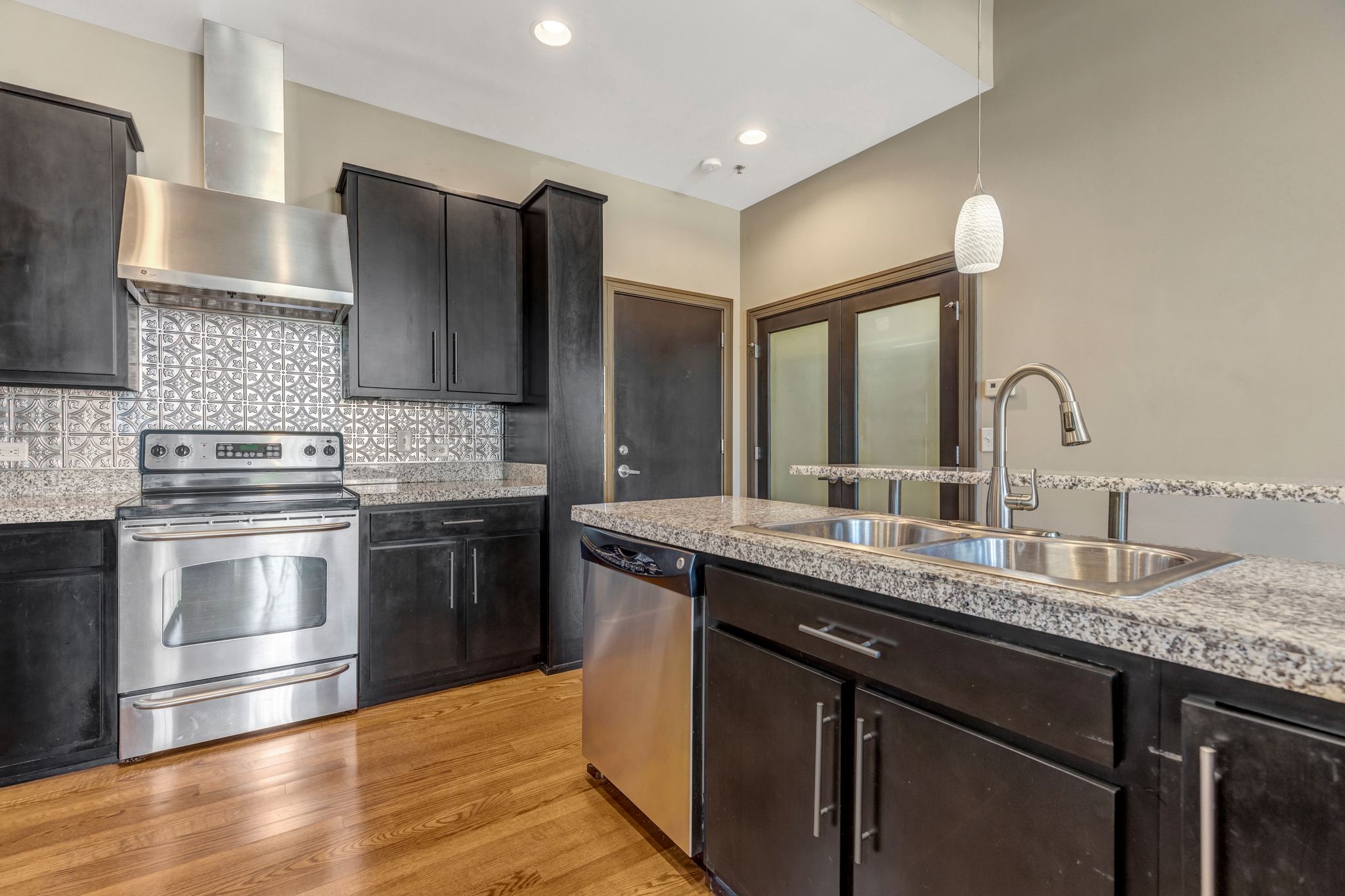 205 31st Ave, N Unit: 211