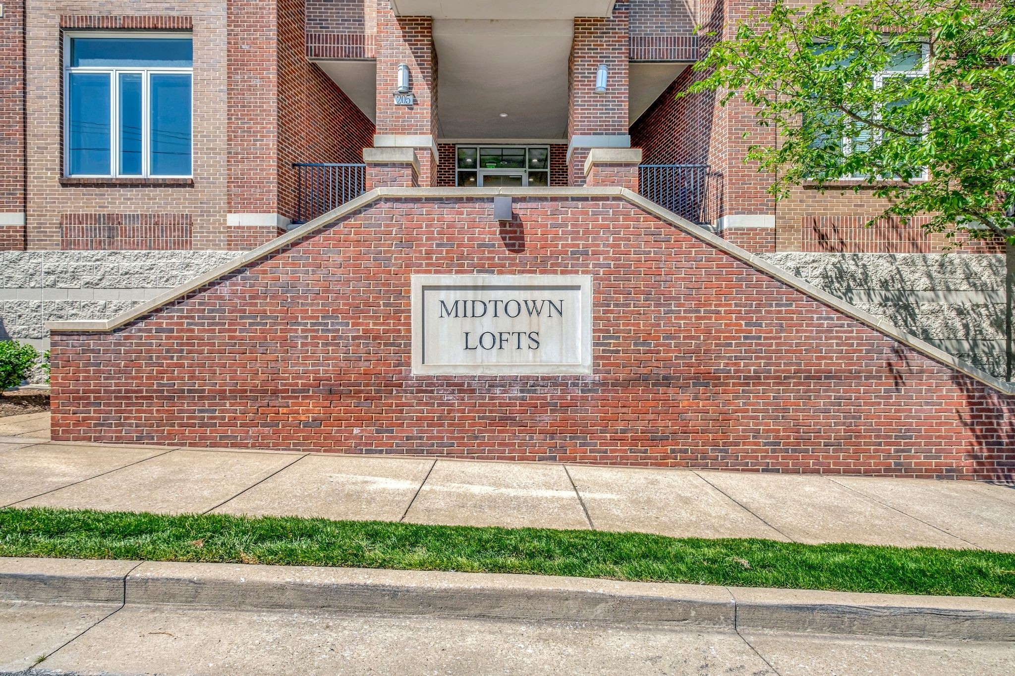 205 31st Ave, N Unit: 211