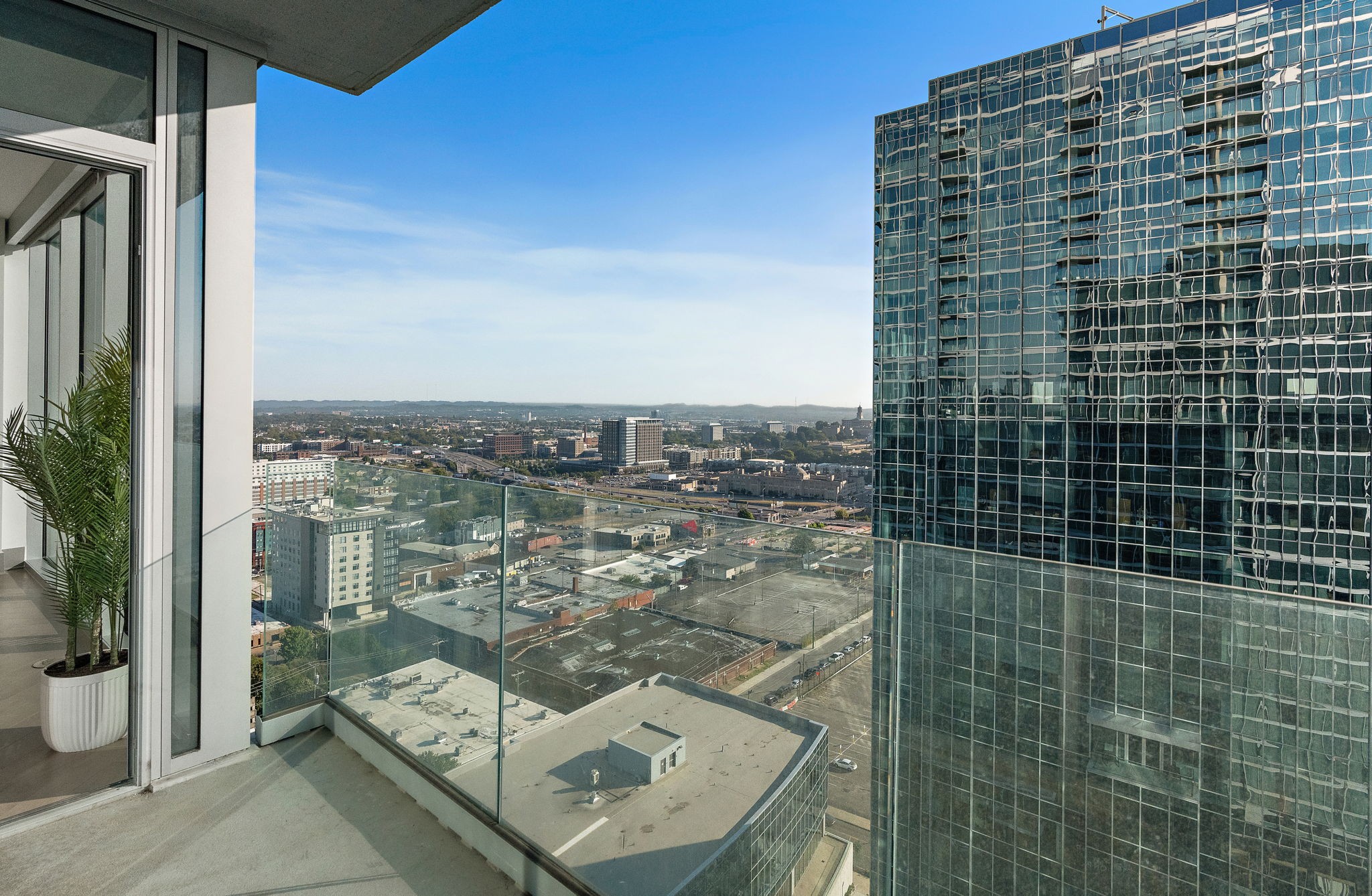 1616 West End Ave Unit: 2005