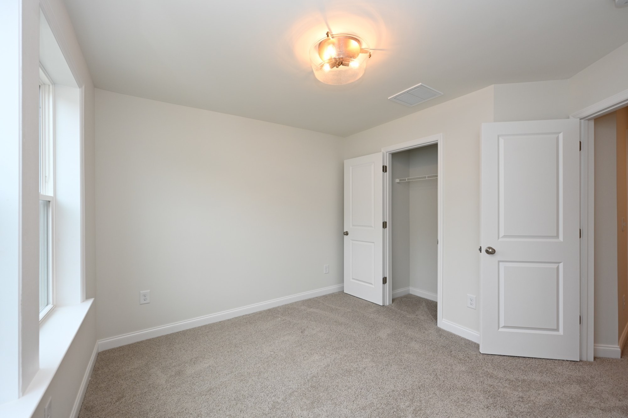 2305 Juneau Ln