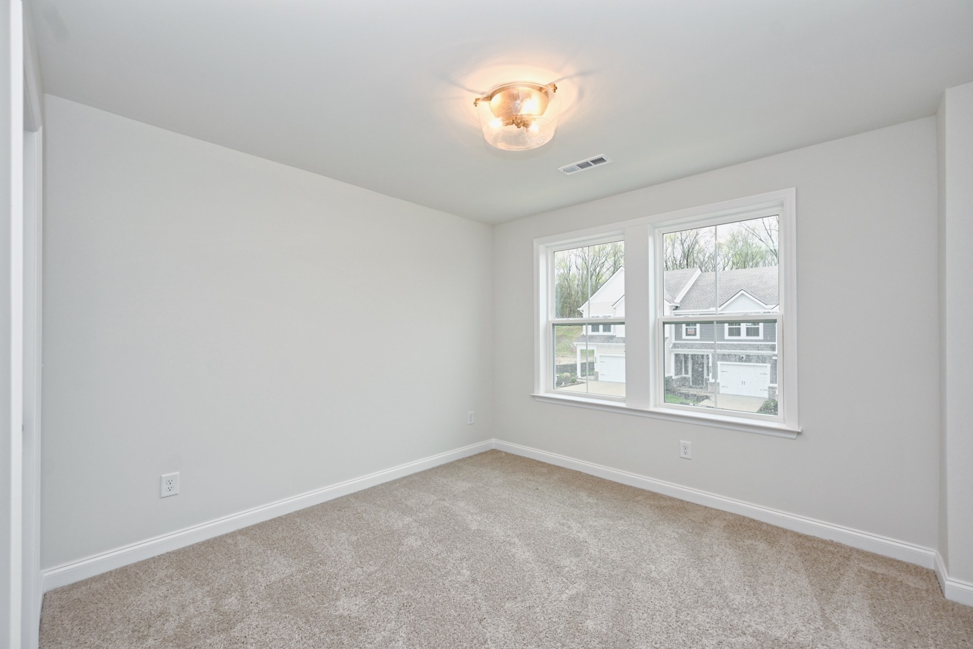 2305 Juneau Ln