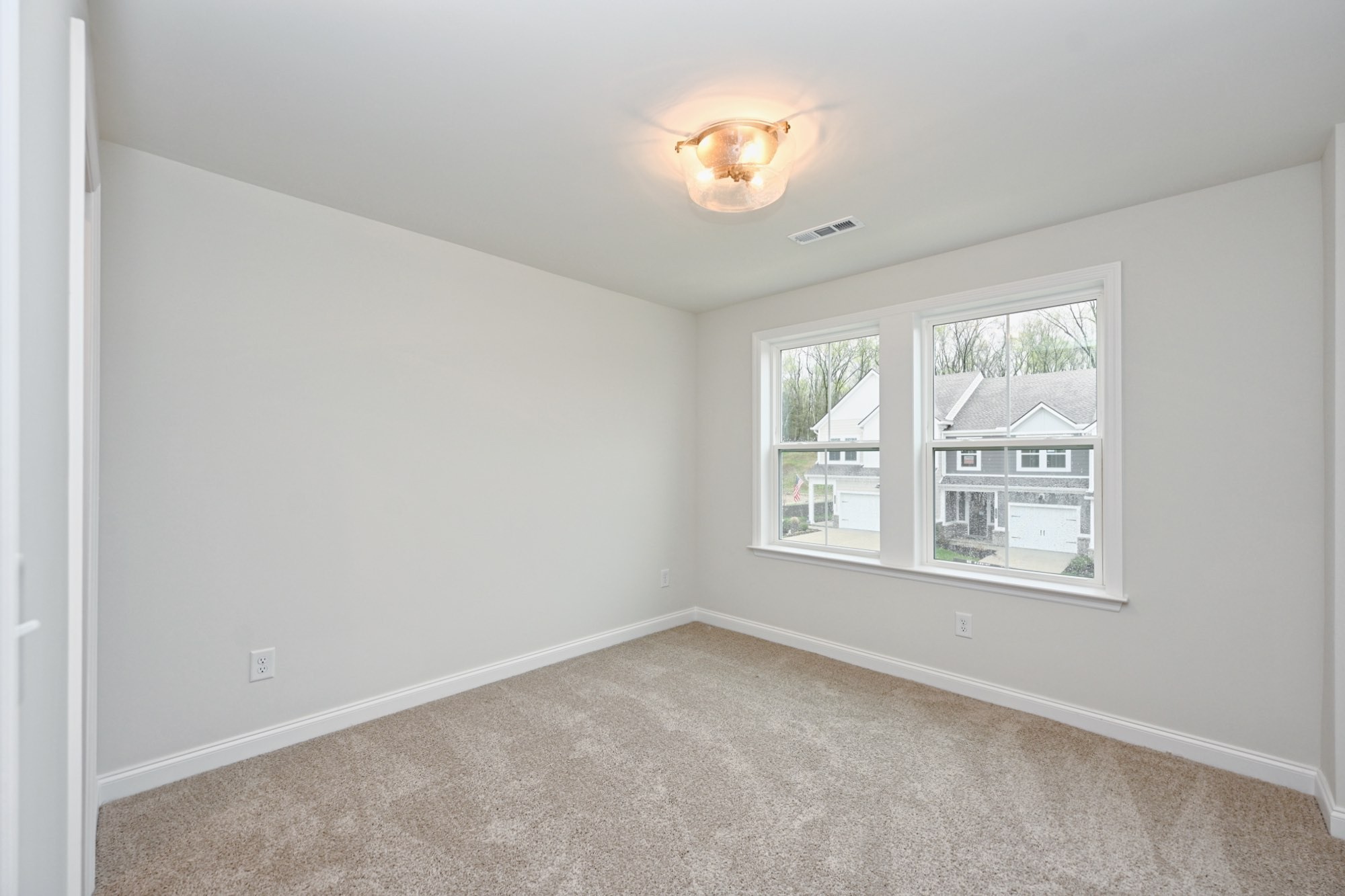 2305 Juneau Ln