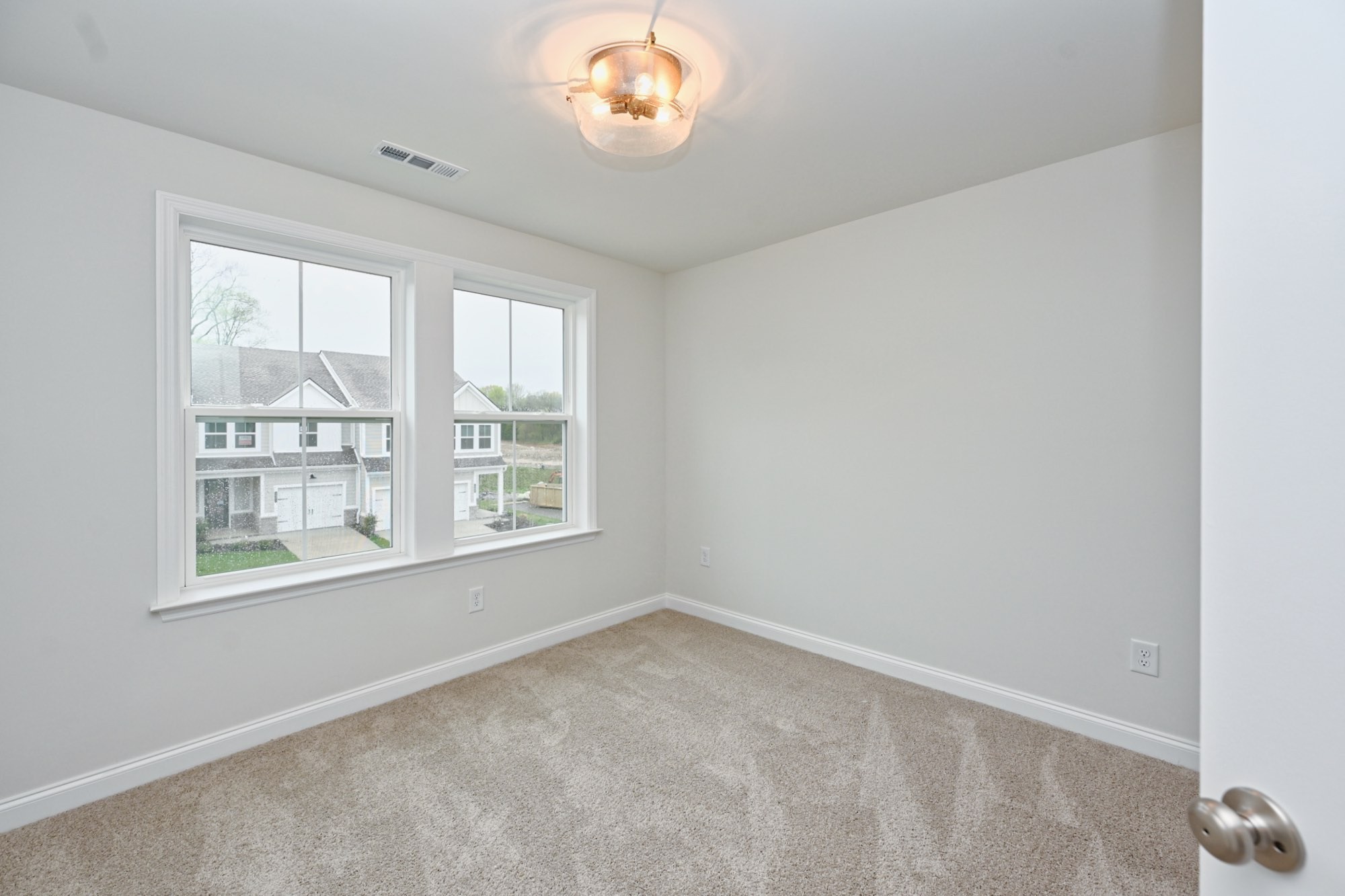 2305 Juneau Ln