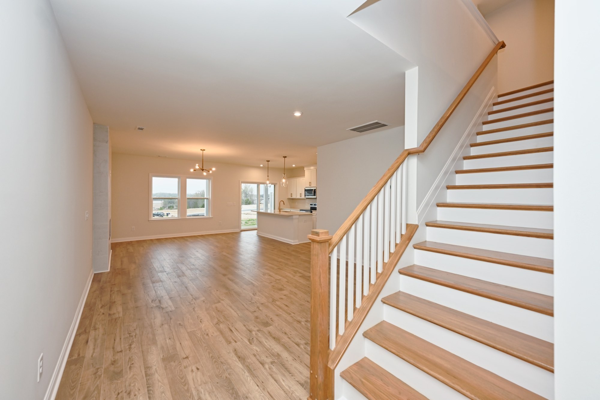 2305 Juneau Ln