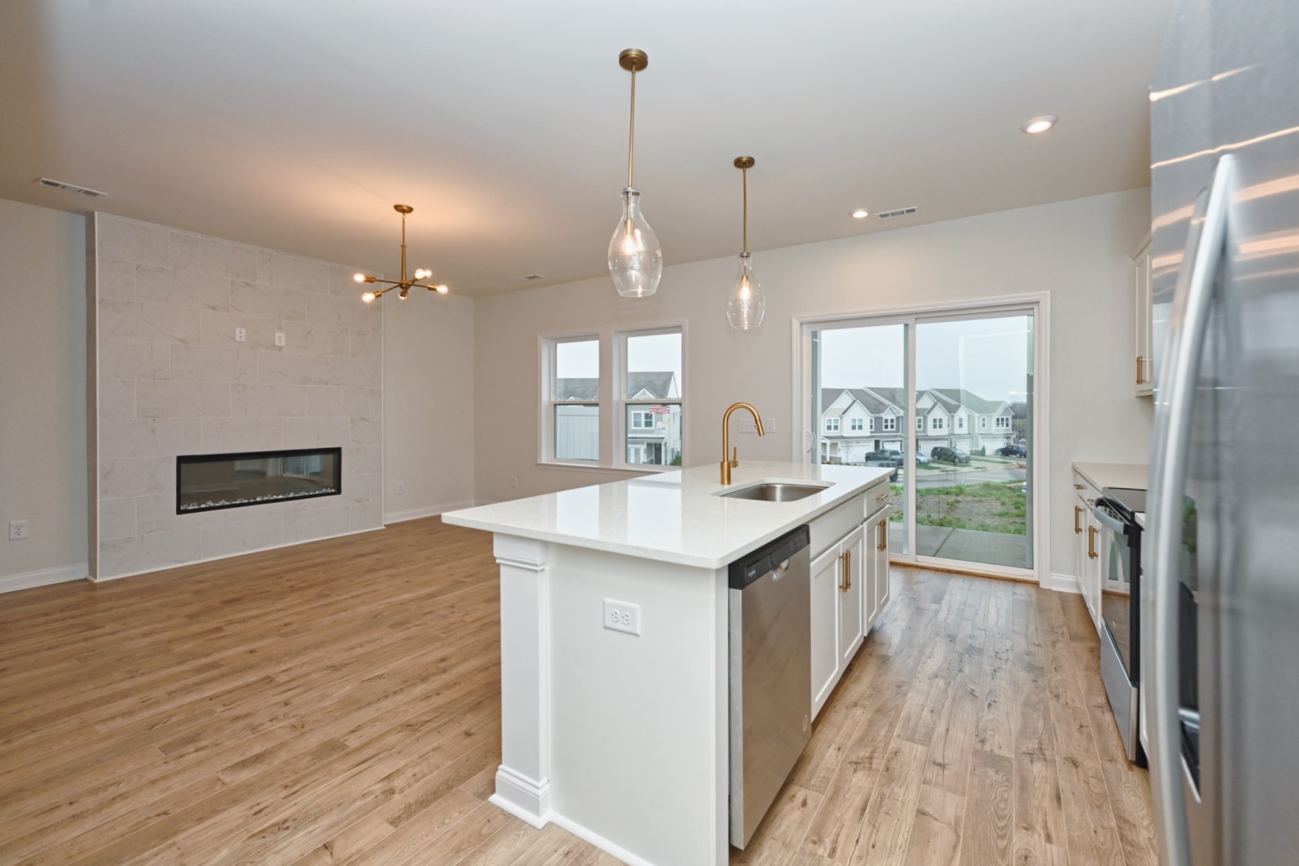 2305 Juneau Ln