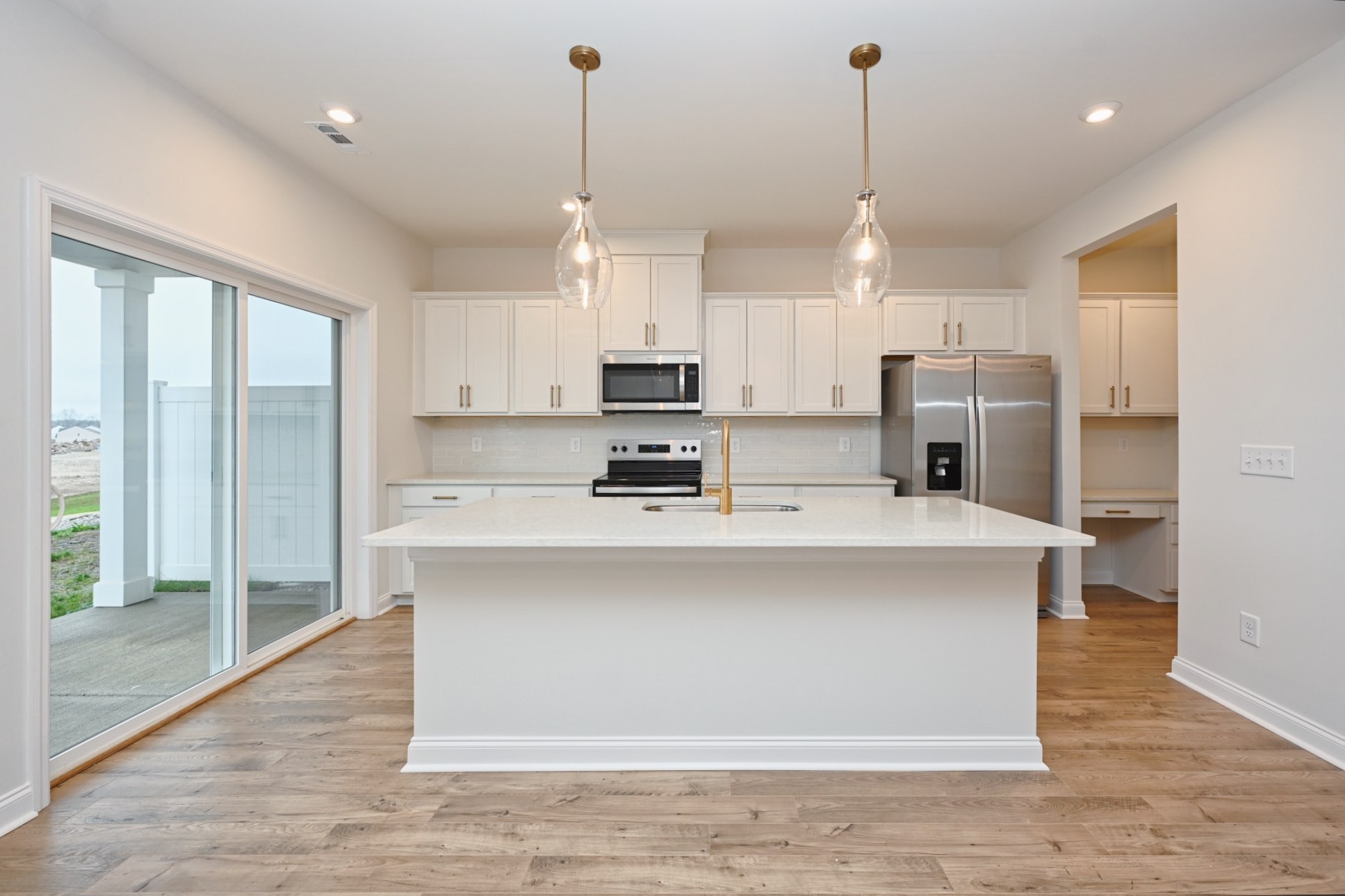 2305 Juneau Ln