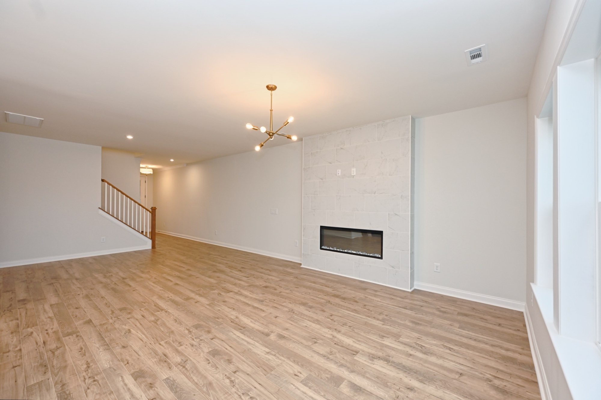 2305 Juneau Ln