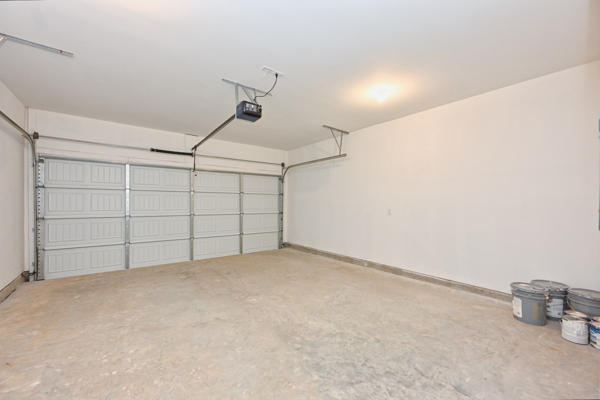 2305 Juneau Ln