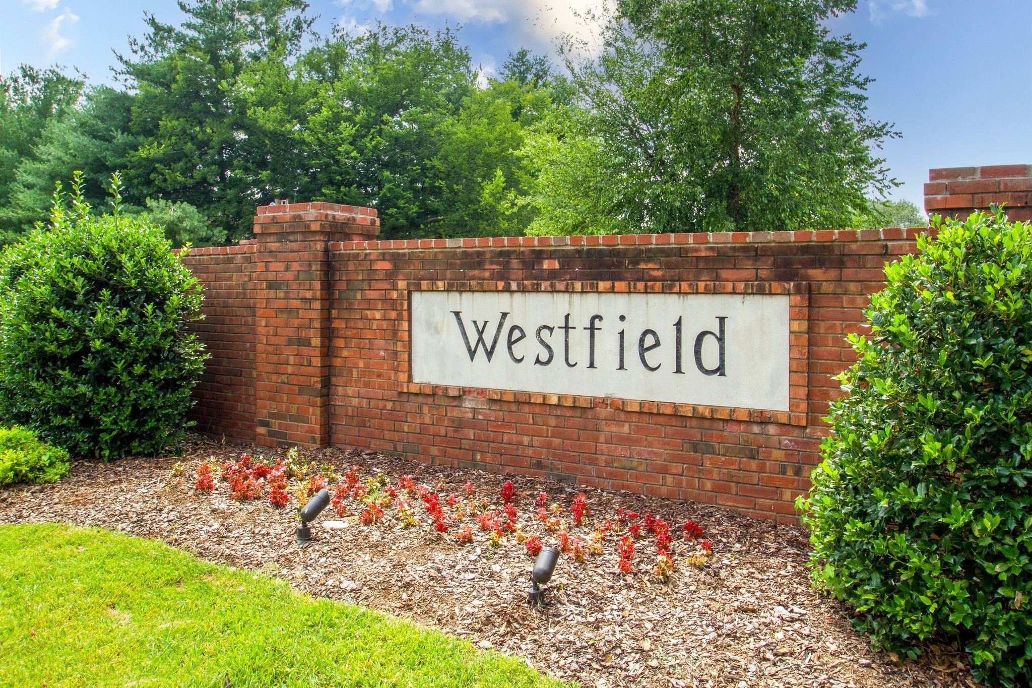 326 Westfield Dr