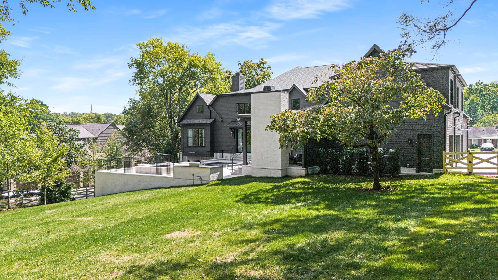 894 Van Leer Dr