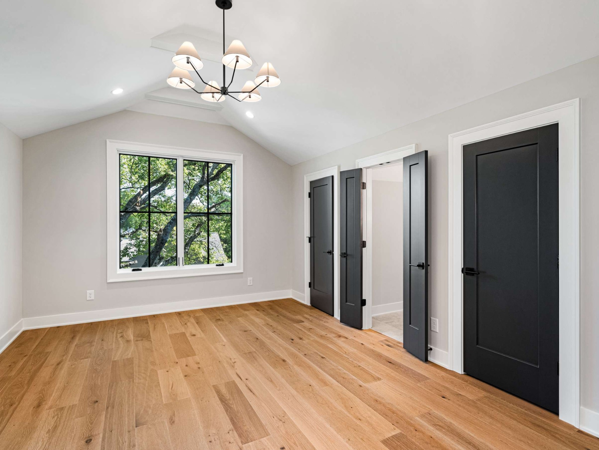 894 Van Leer Dr