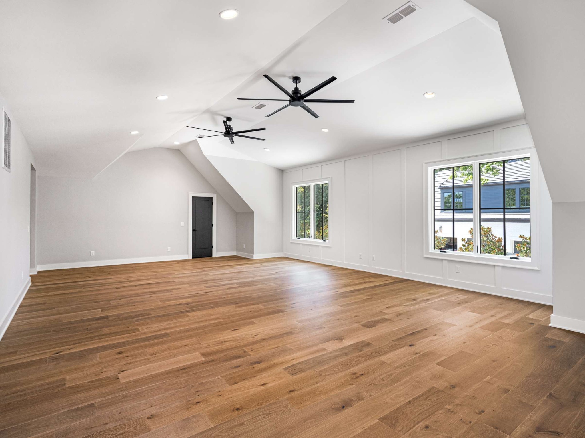 894 Van Leer Dr