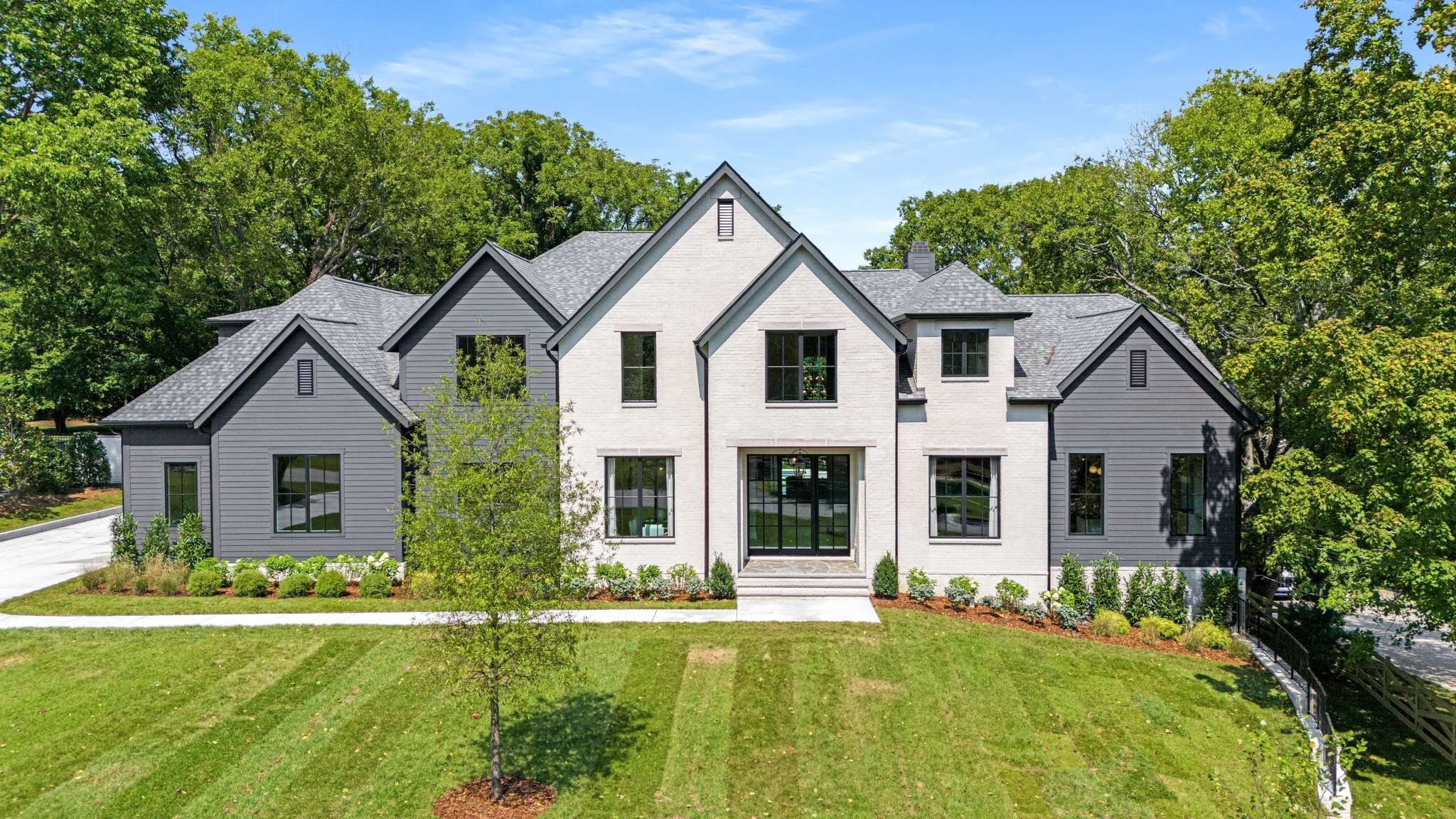 894 Van Leer Dr