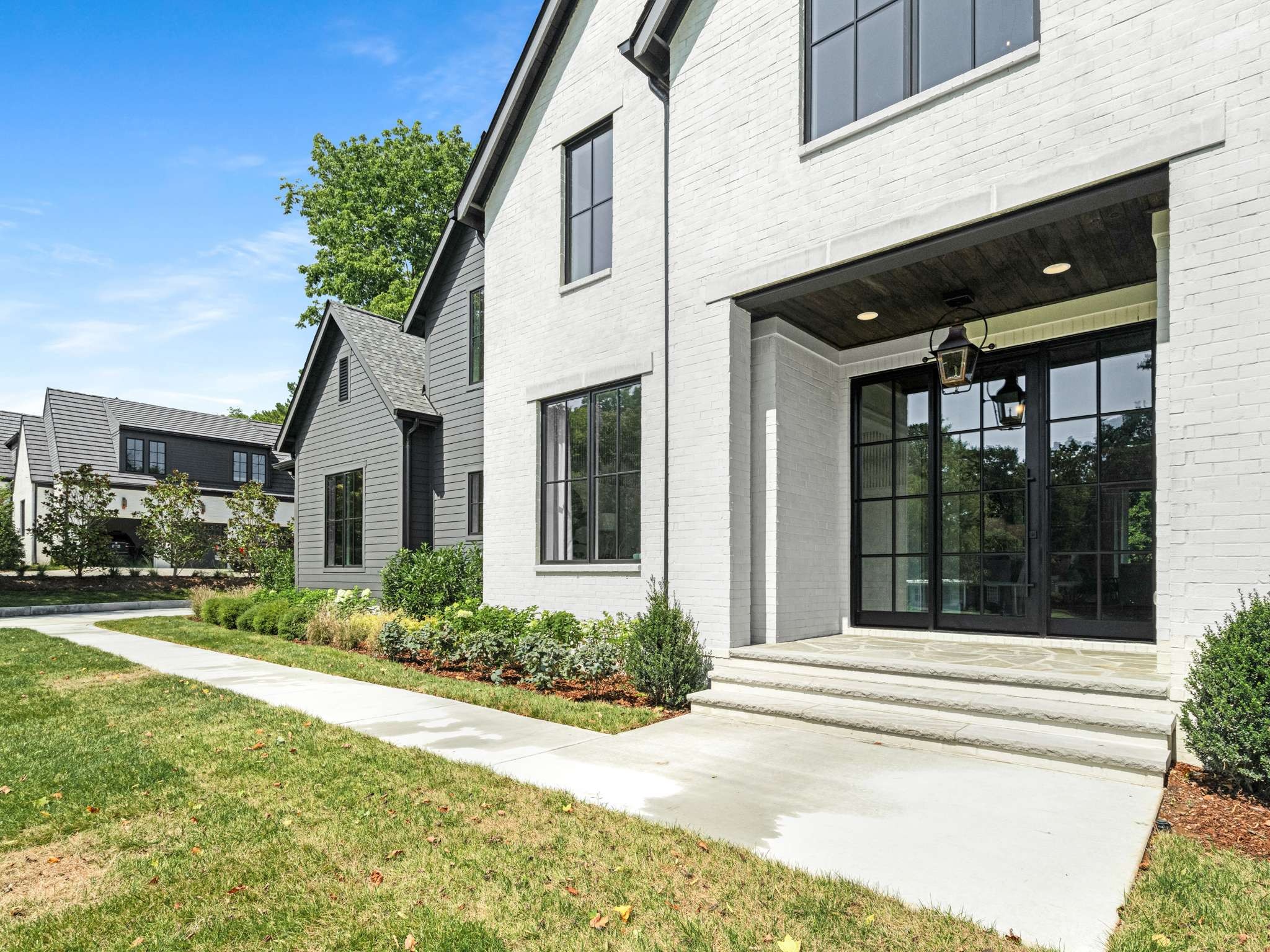 894 Van Leer Dr