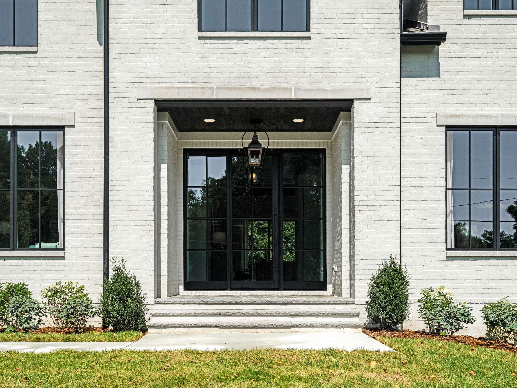 894 Van Leer Dr