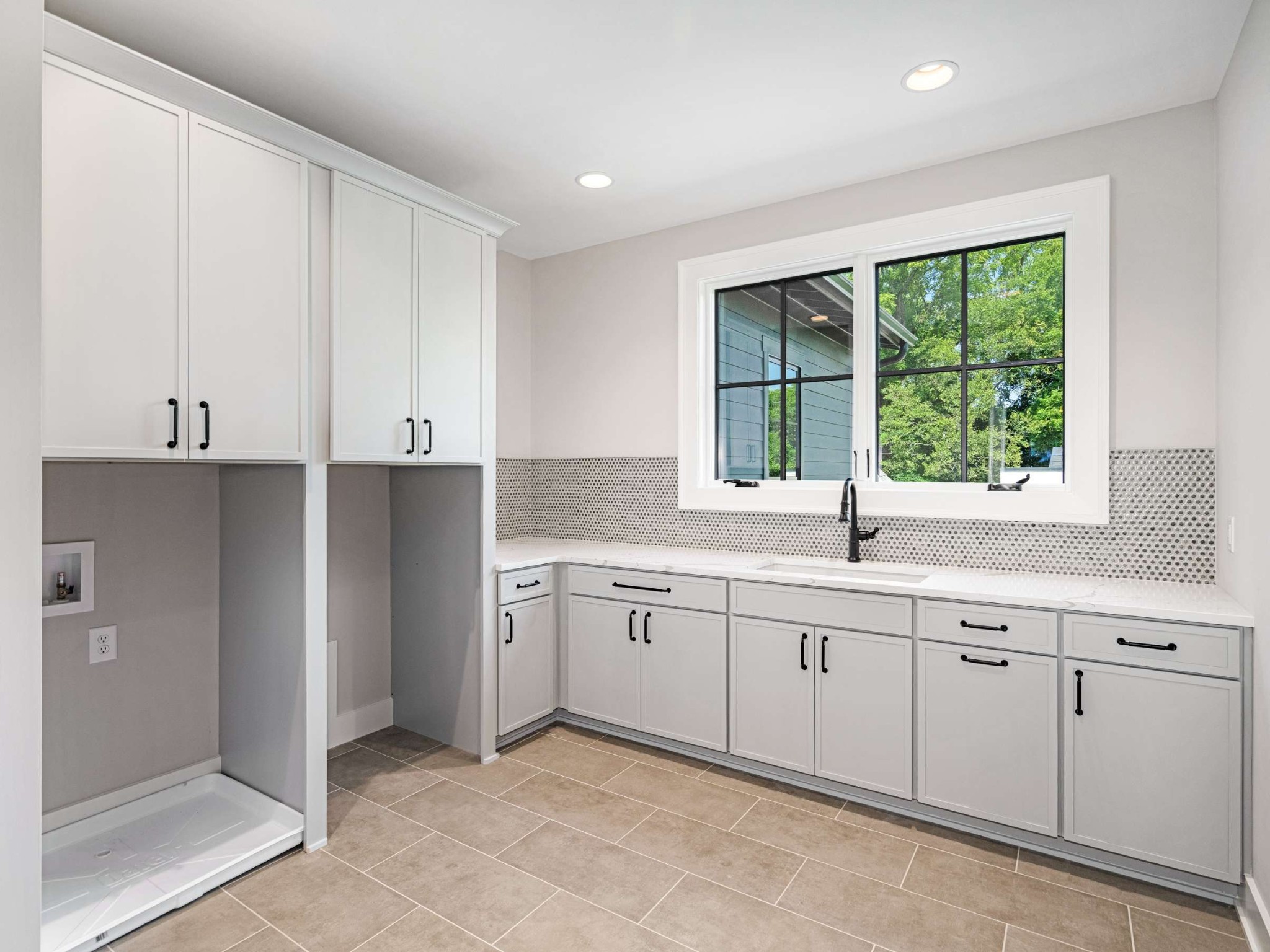 894 Van Leer Dr