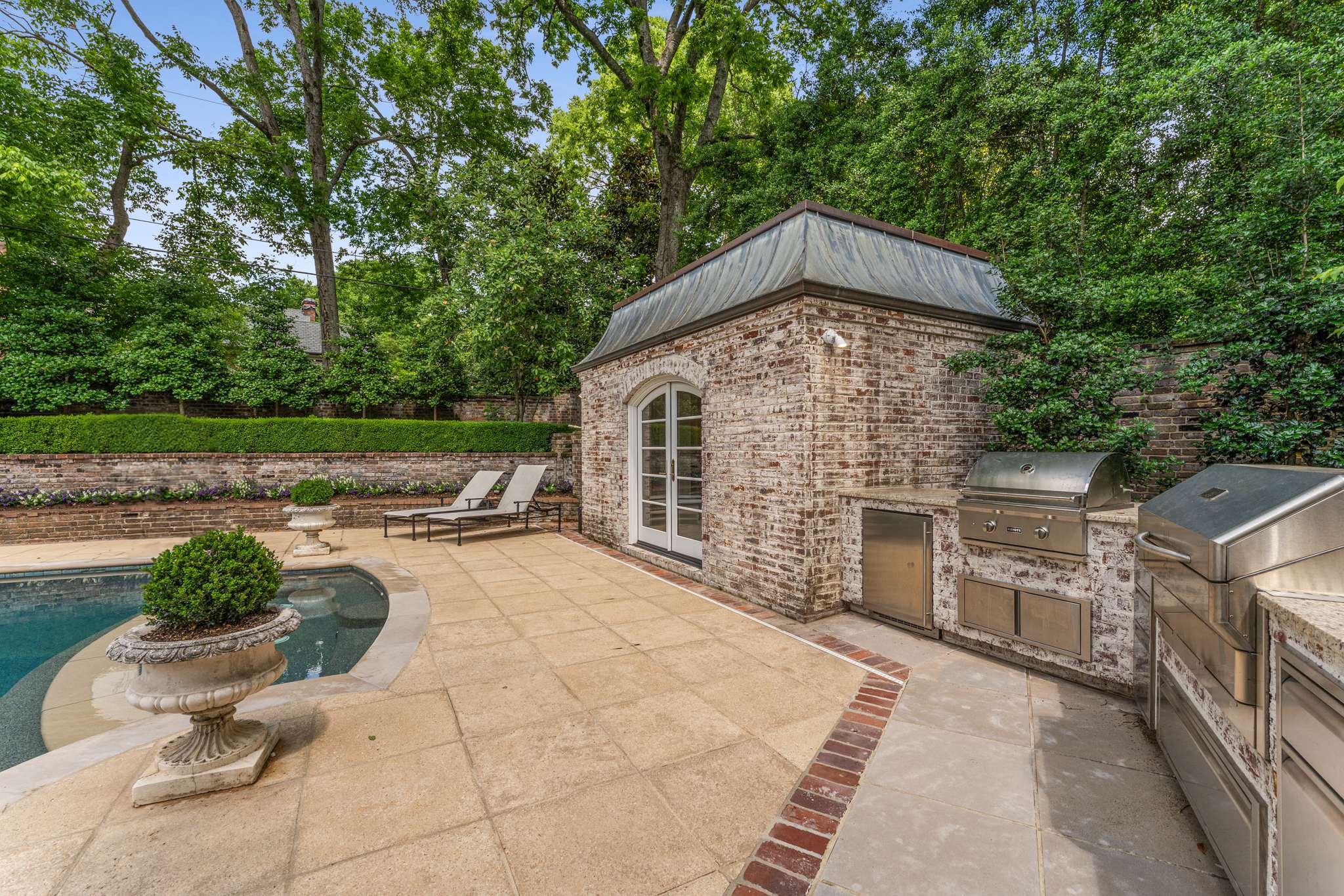 114 Clarendon Ave