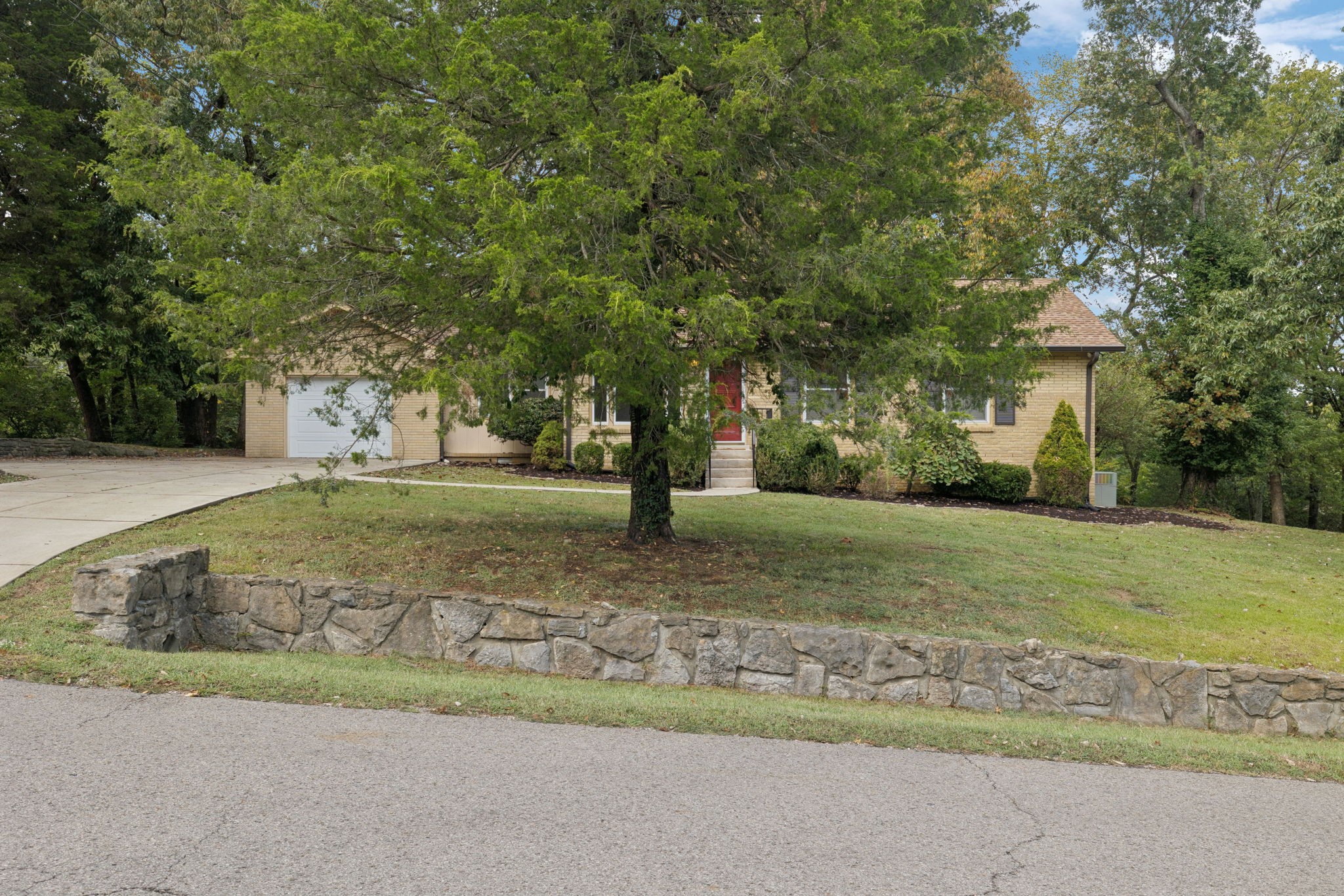 5022 Chaffin Dr