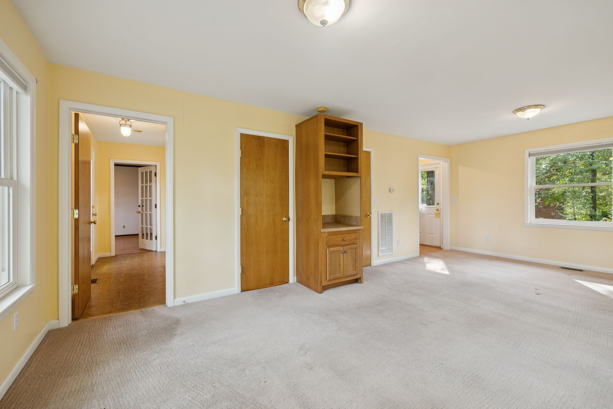 5022 Chaffin Dr