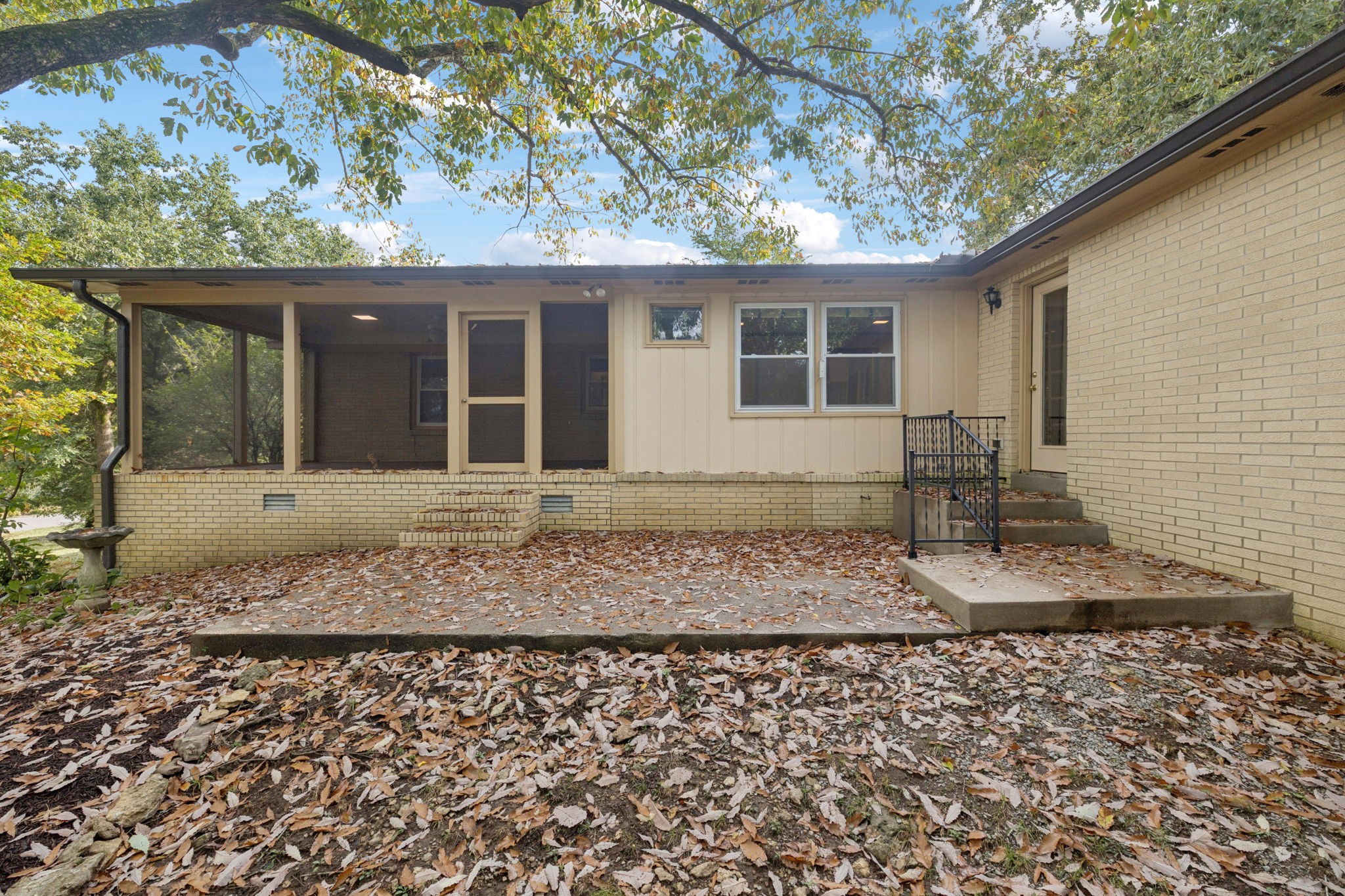 5022 Chaffin Dr