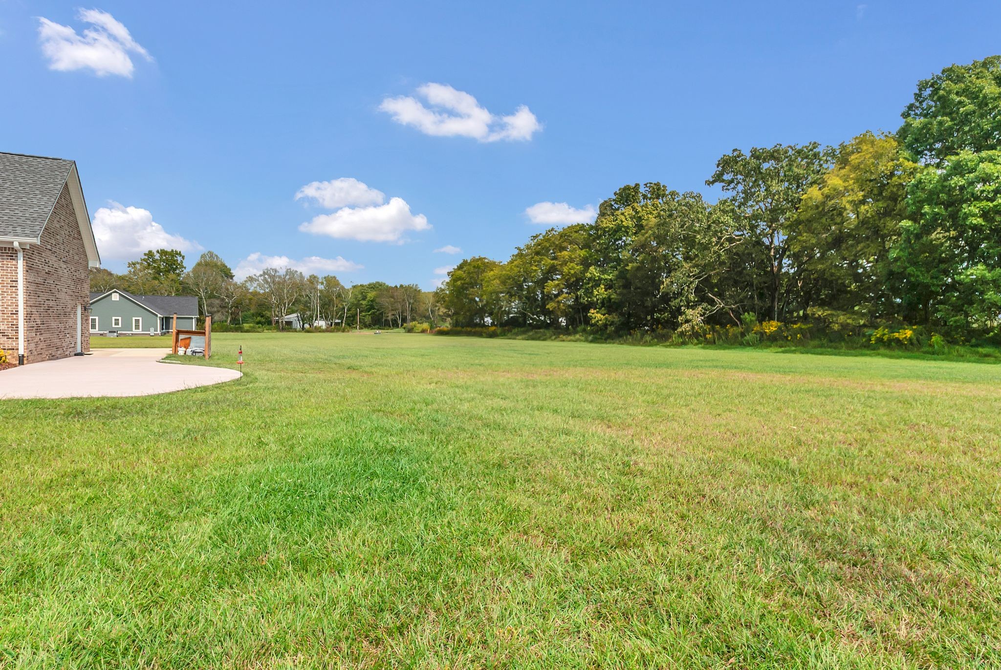 63 Hurst Dr