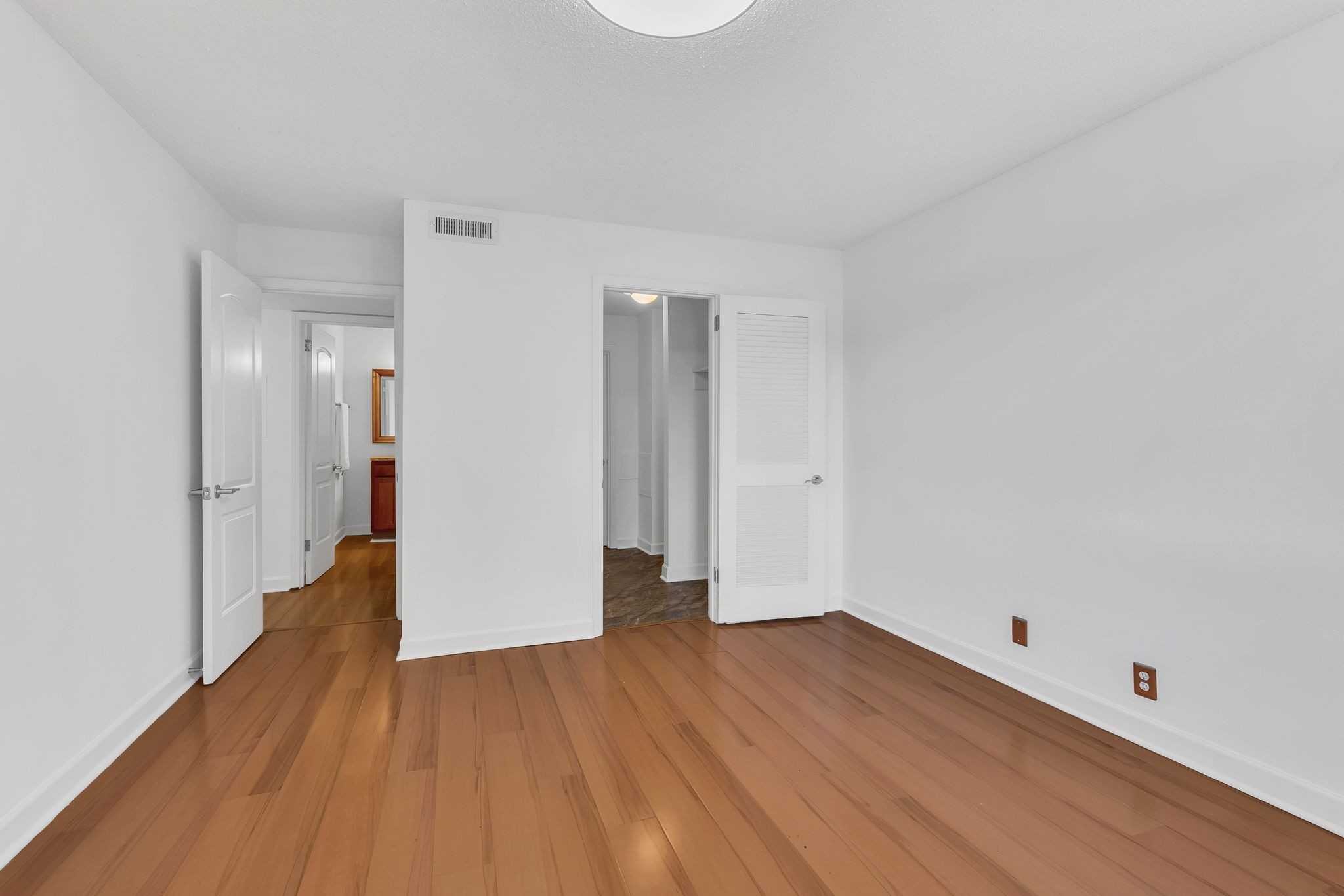 6680 Charlotte Pike Unit: E1