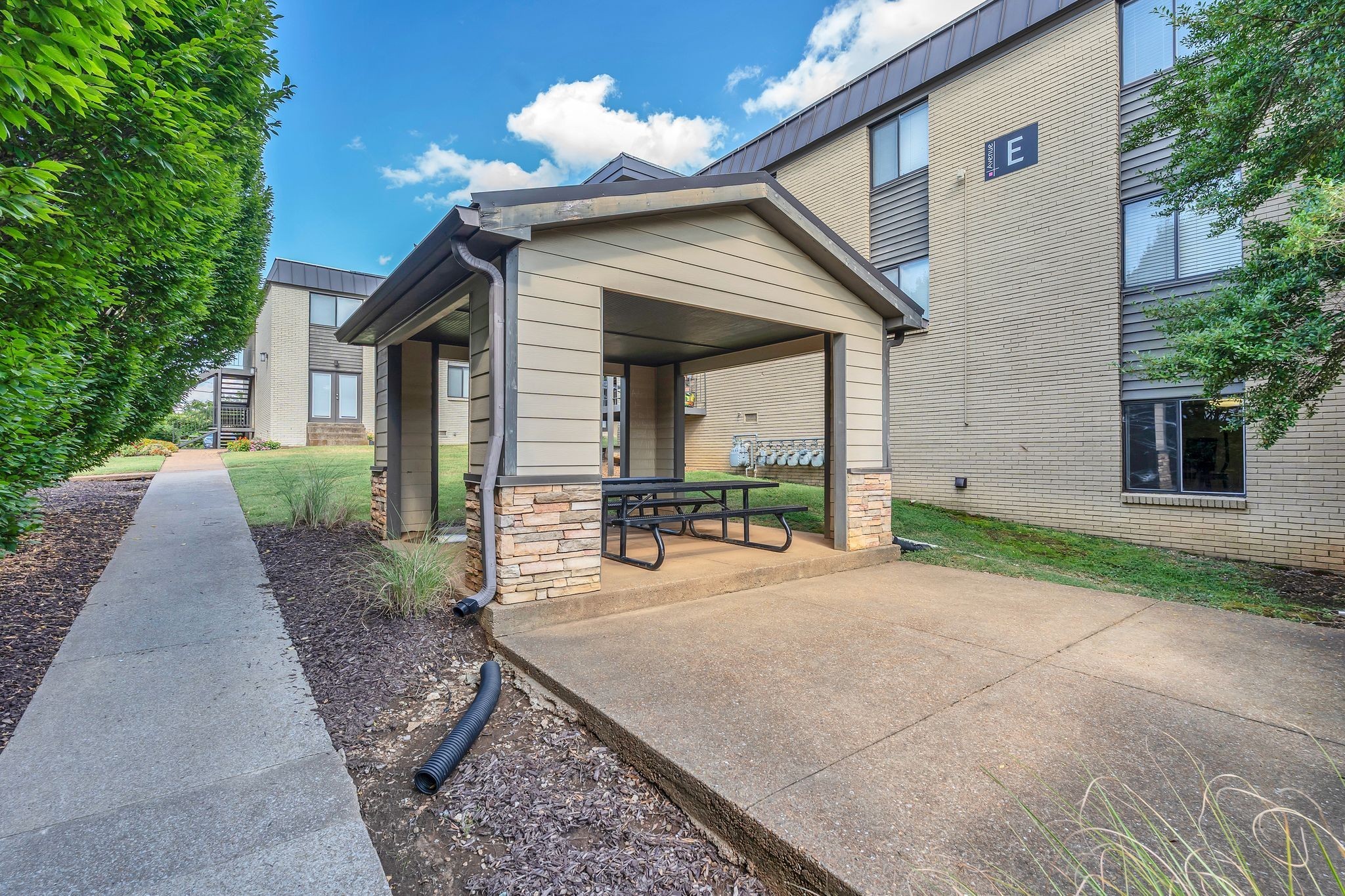 6680 Charlotte Pike Unit: E1