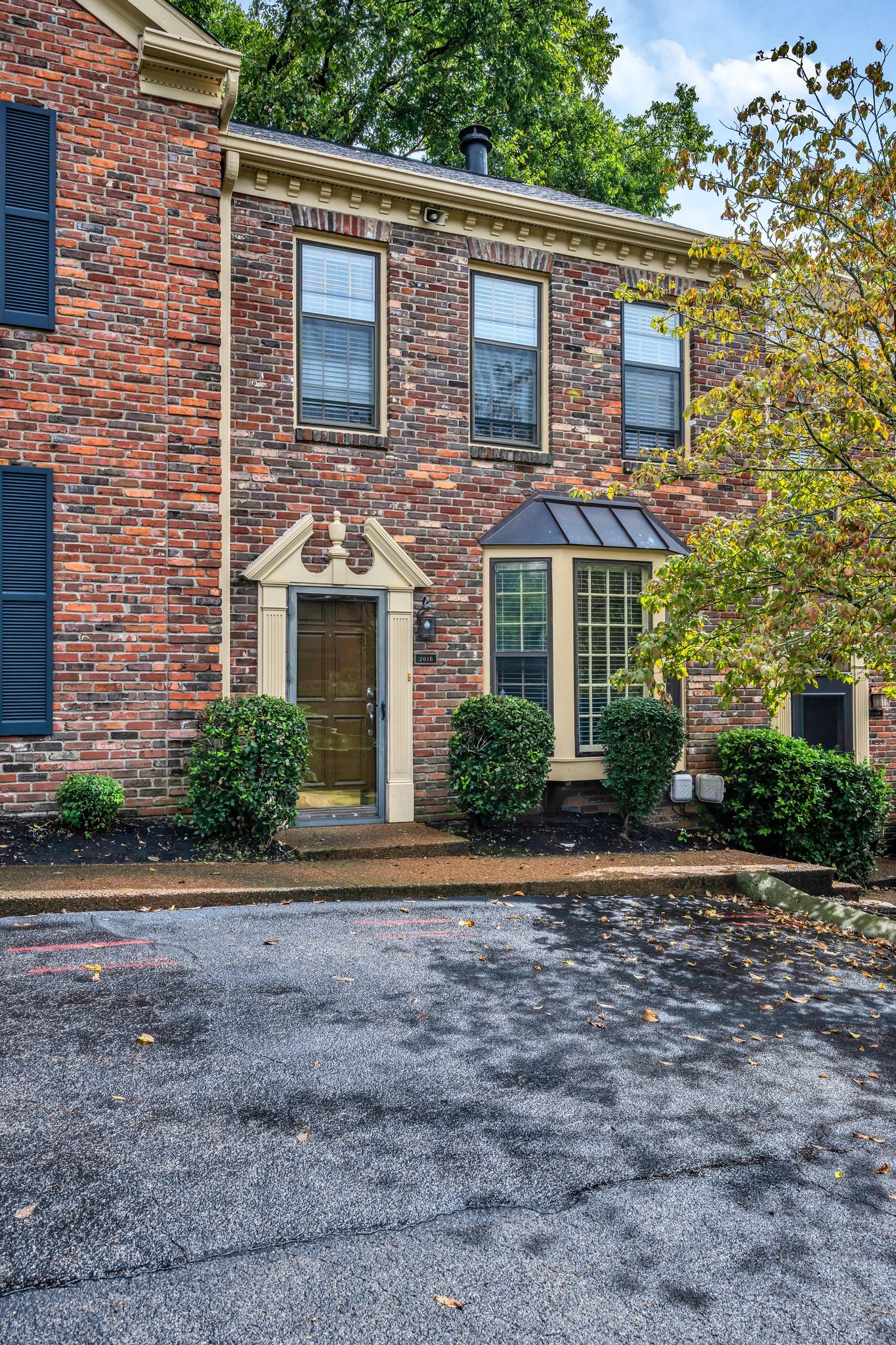 2016 Stokes Ln
