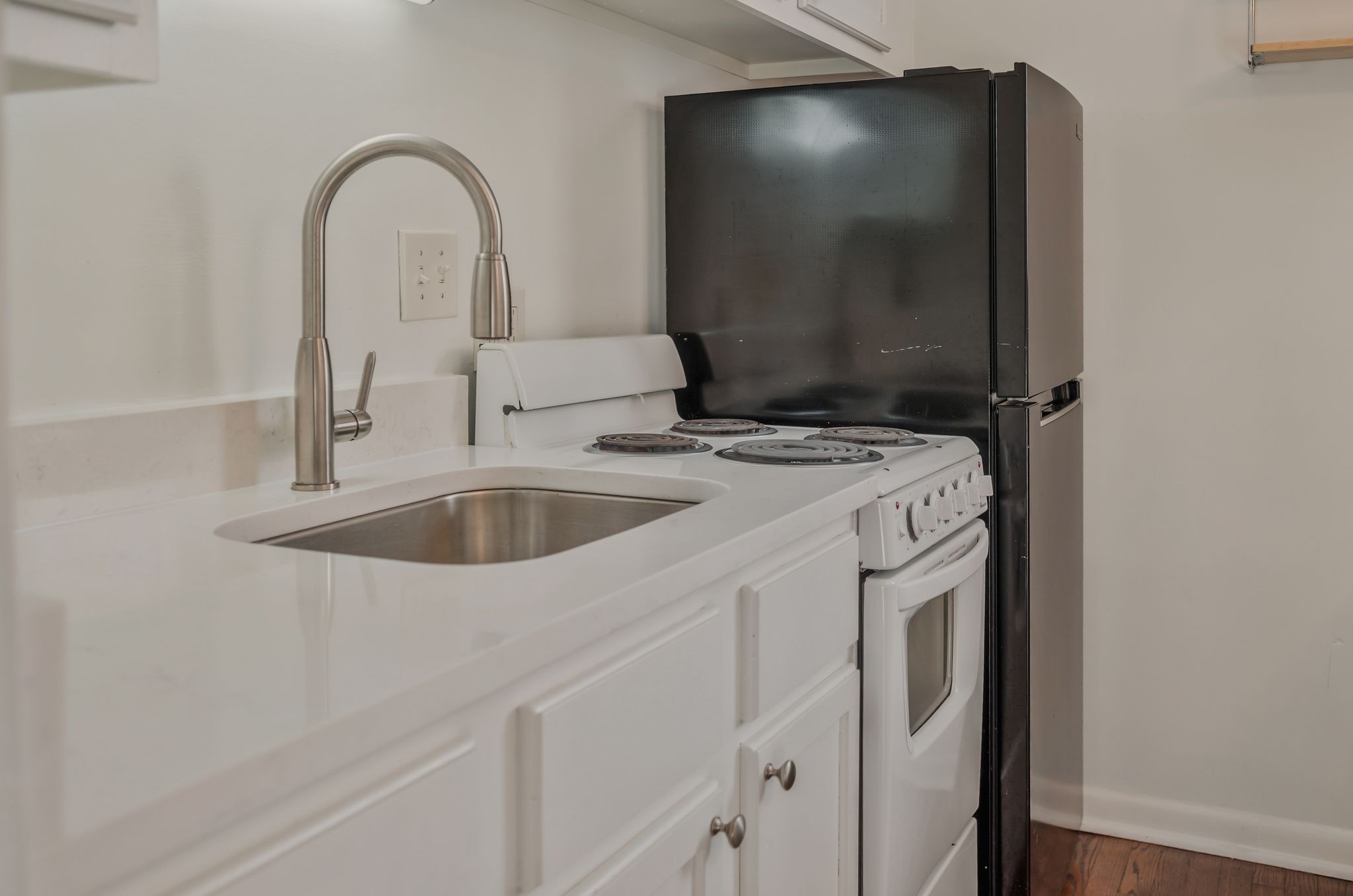 3735 Central Ave Unit: B2