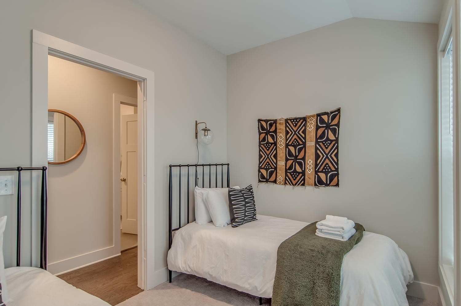 2021 Beech Avenue Unit: 5