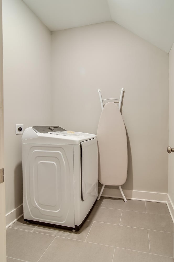 2021 Beech Avenue Unit: 5