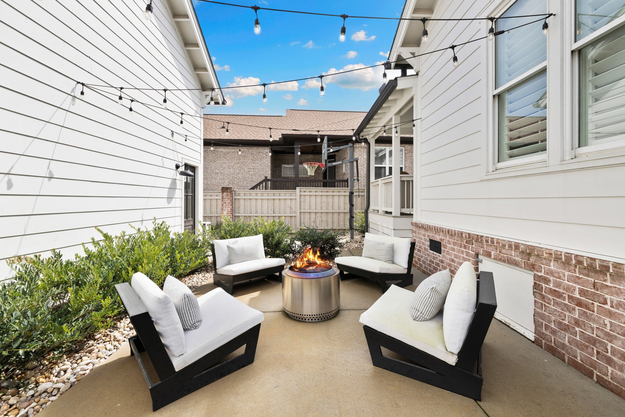 2988 Americus Dr