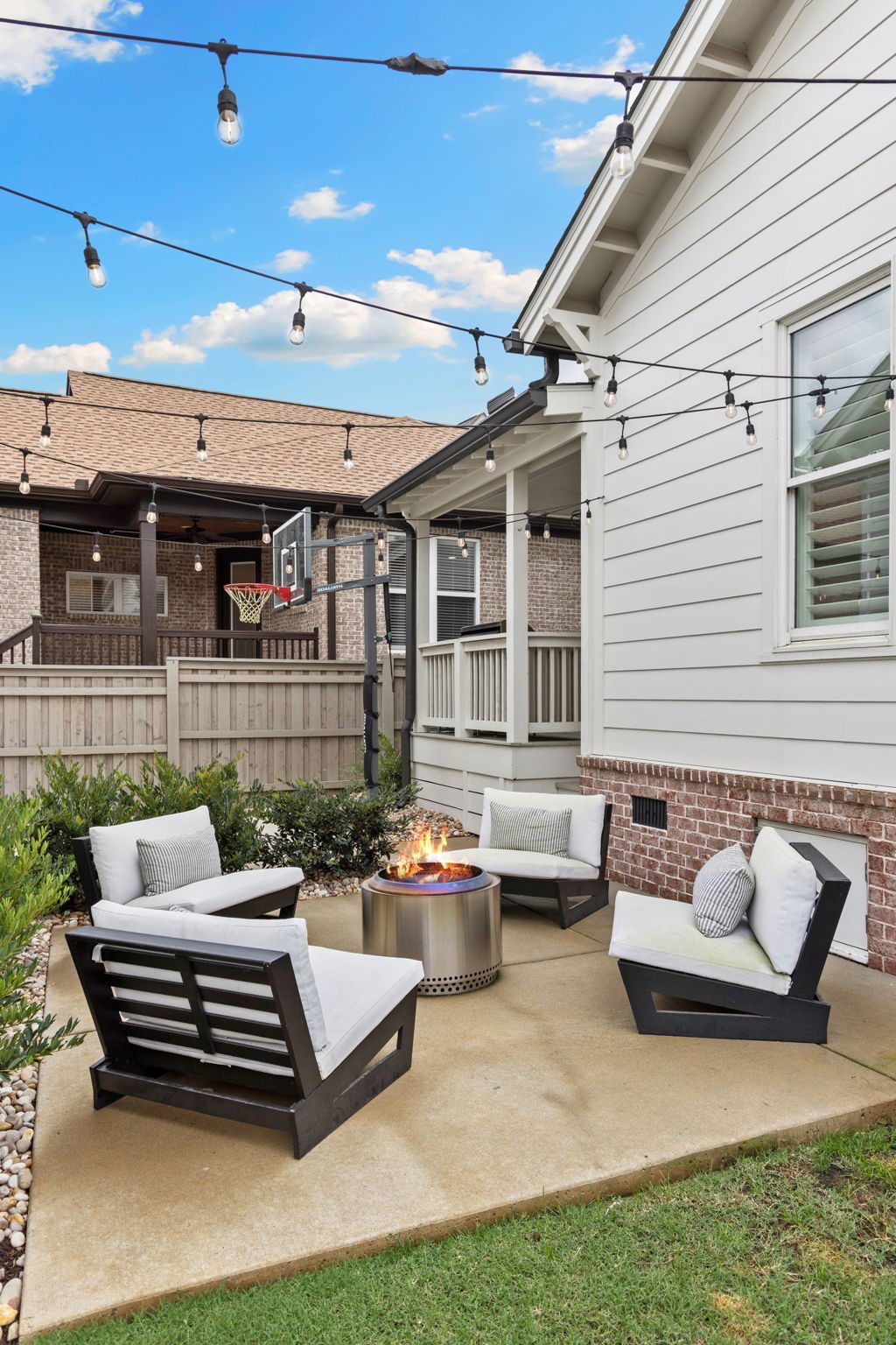 2988 Americus Dr