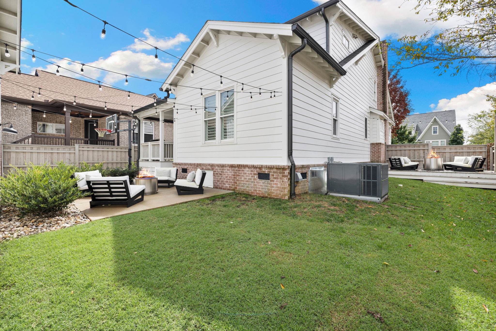 2988 Americus Dr