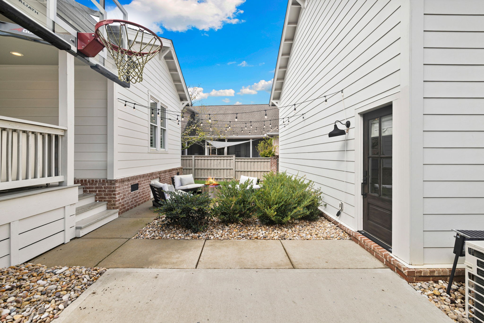 2988 Americus Dr