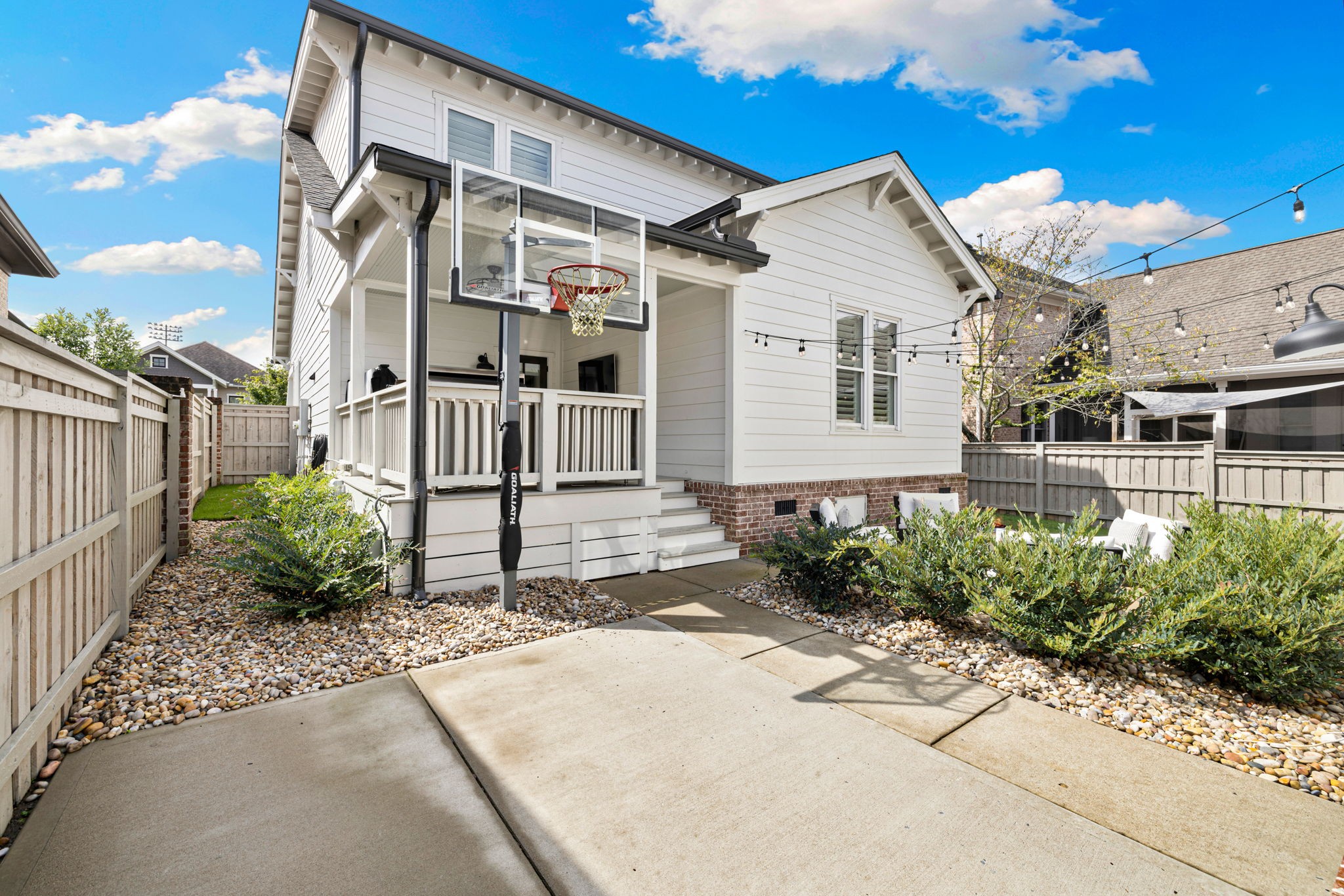 2988 Americus Dr