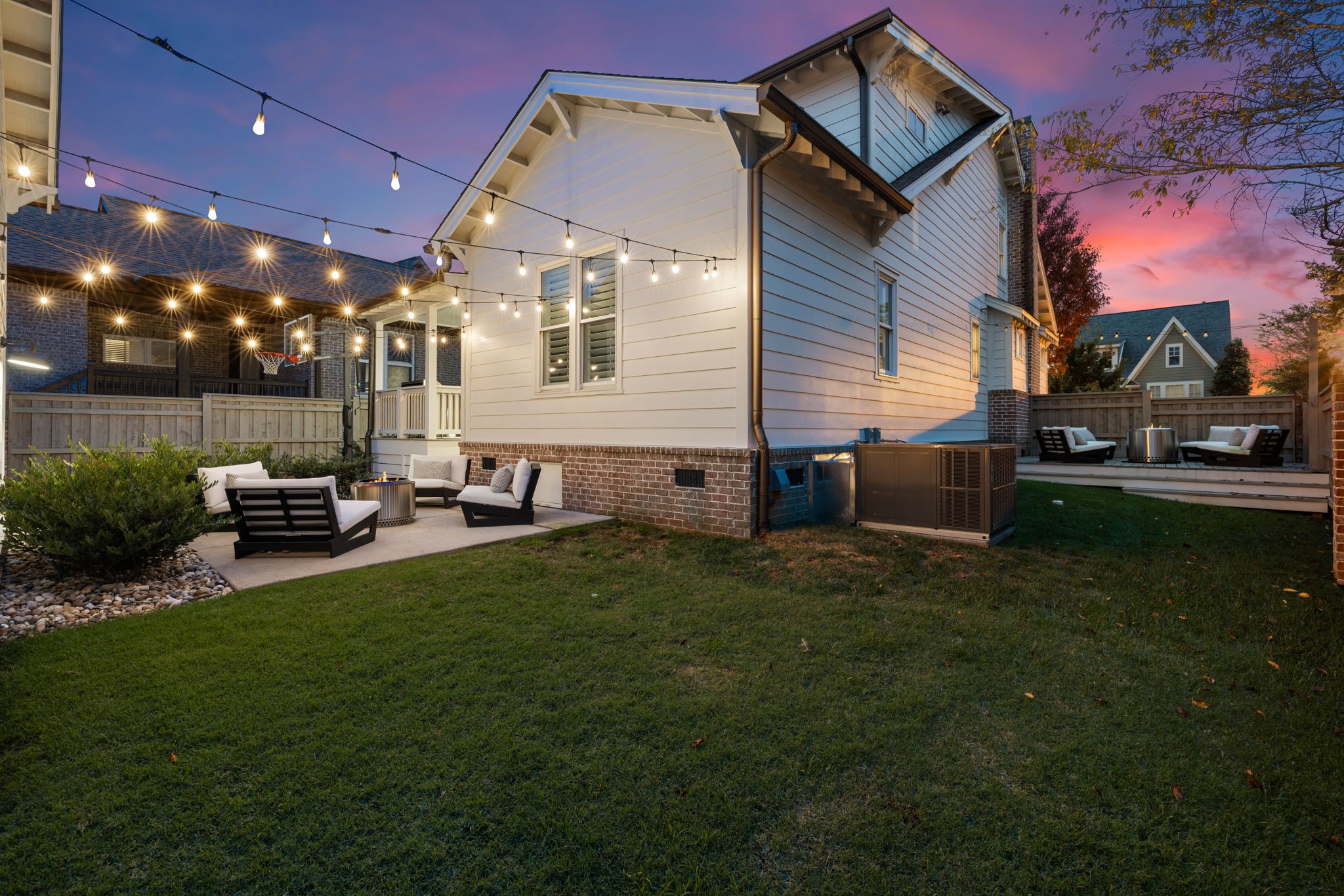 2988 Americus Dr