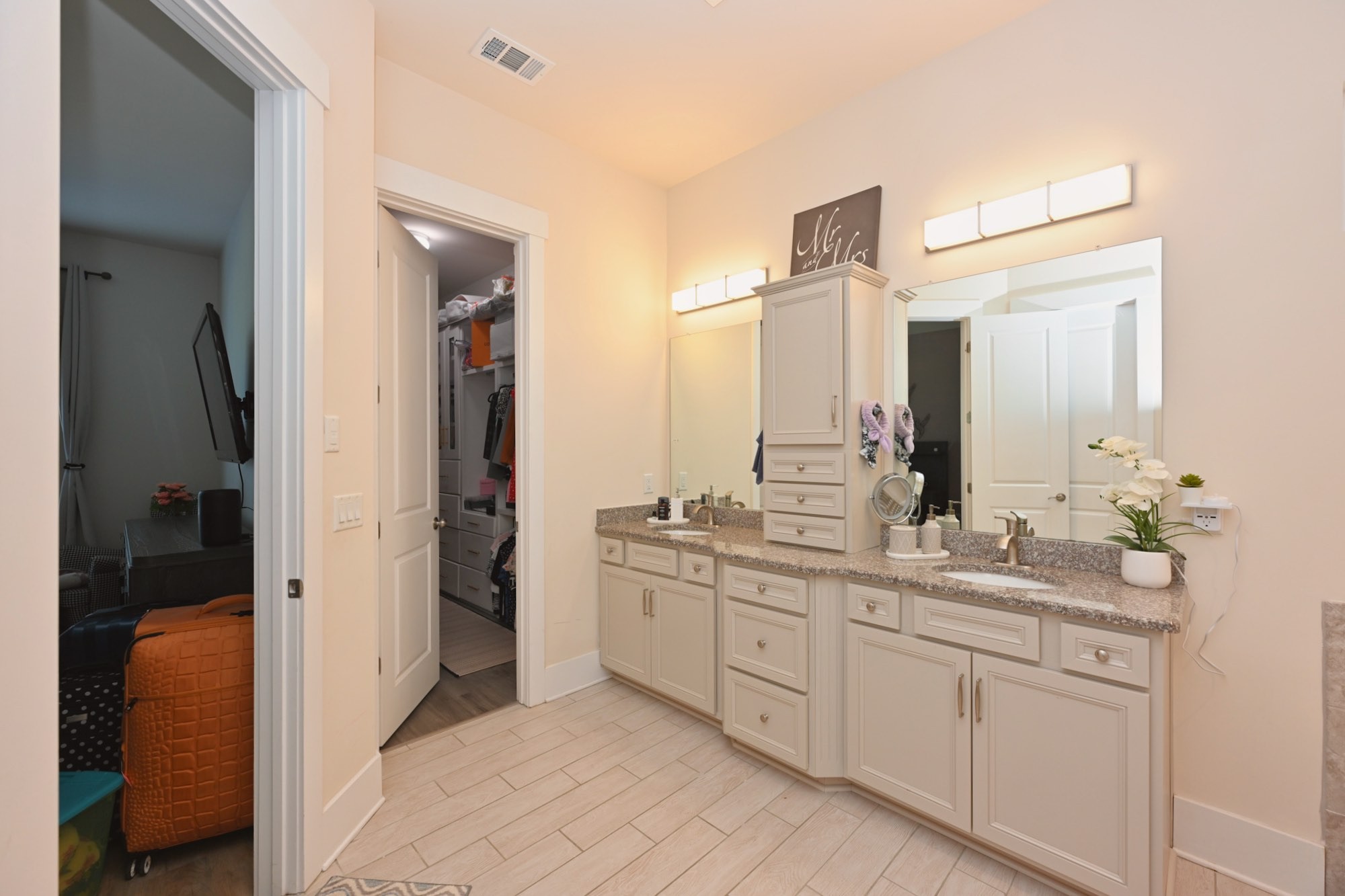 1038 Amelia Park Dr