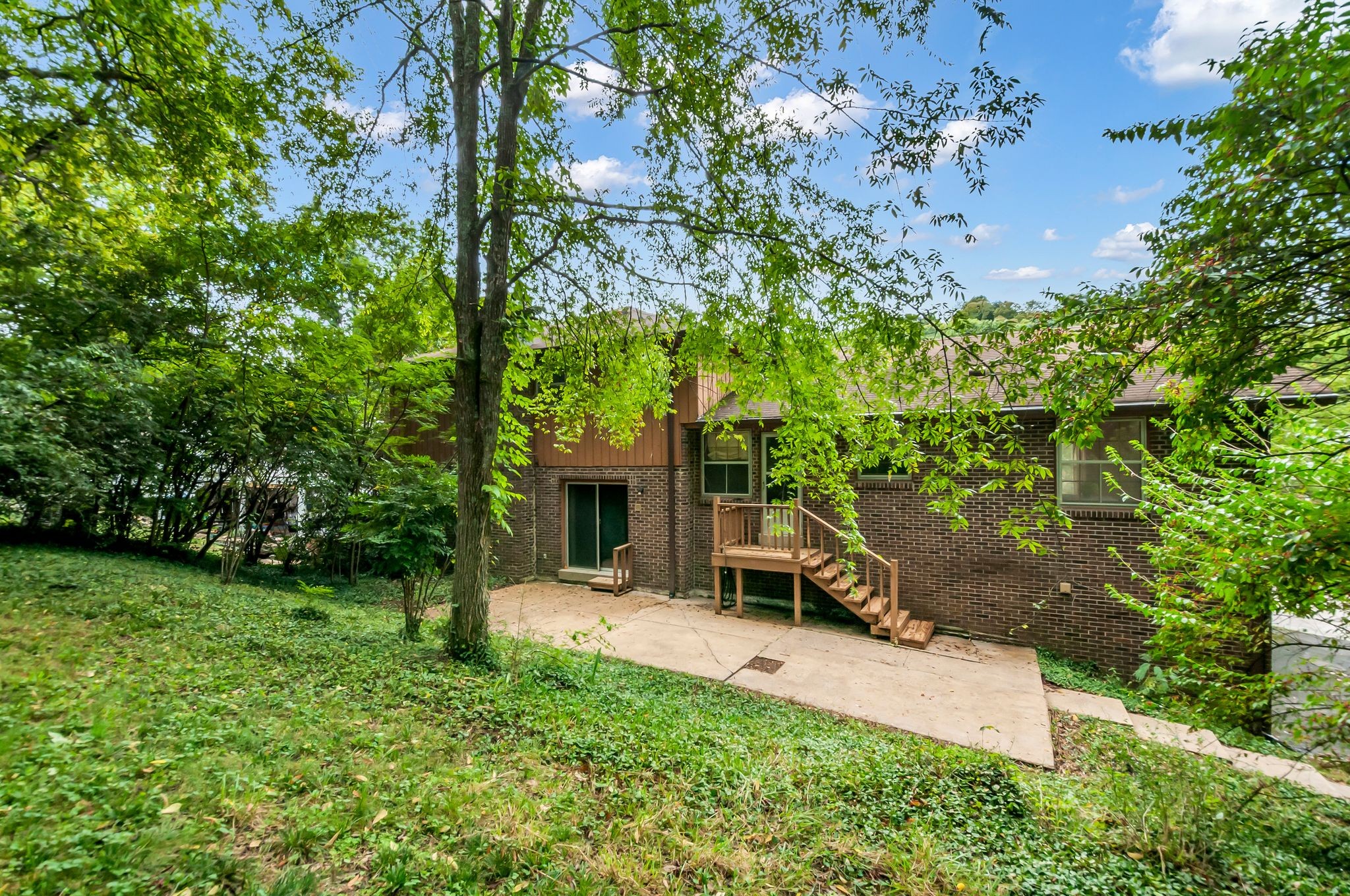 6828 Highland Park Dr