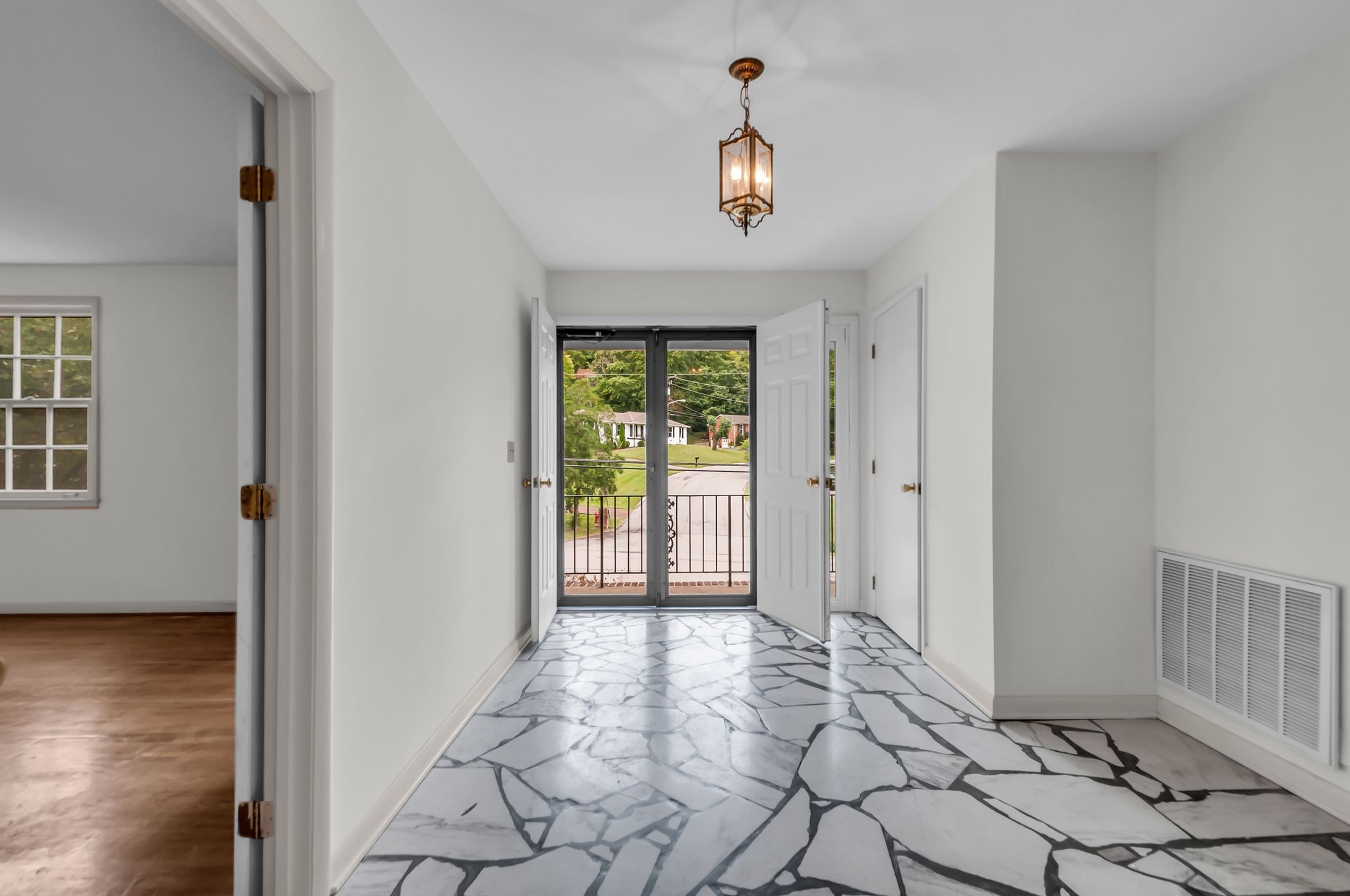 6828 Highland Park Dr