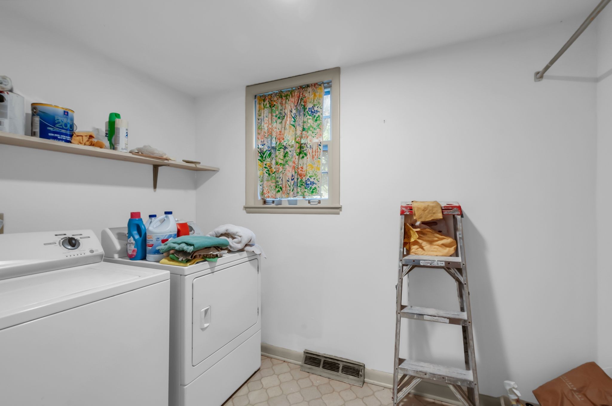6828 Highland Park Dr